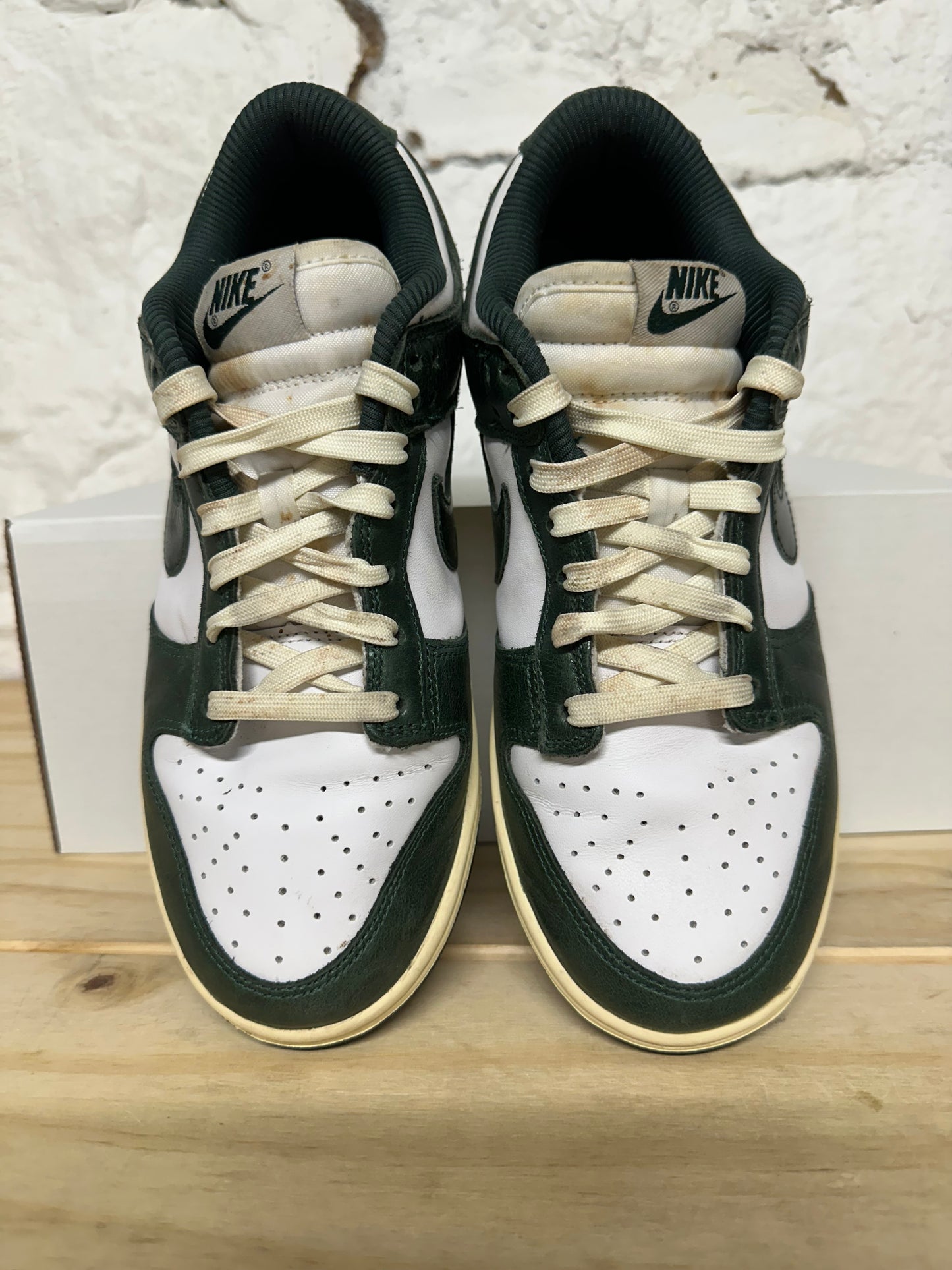 Nike Dunk Low Vintage Green Sz 6.5 (8W)