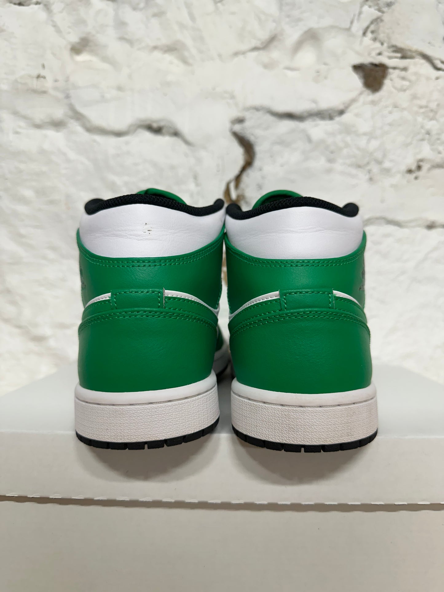 Air Jordan 1 Mid Lucky Green Sz 8