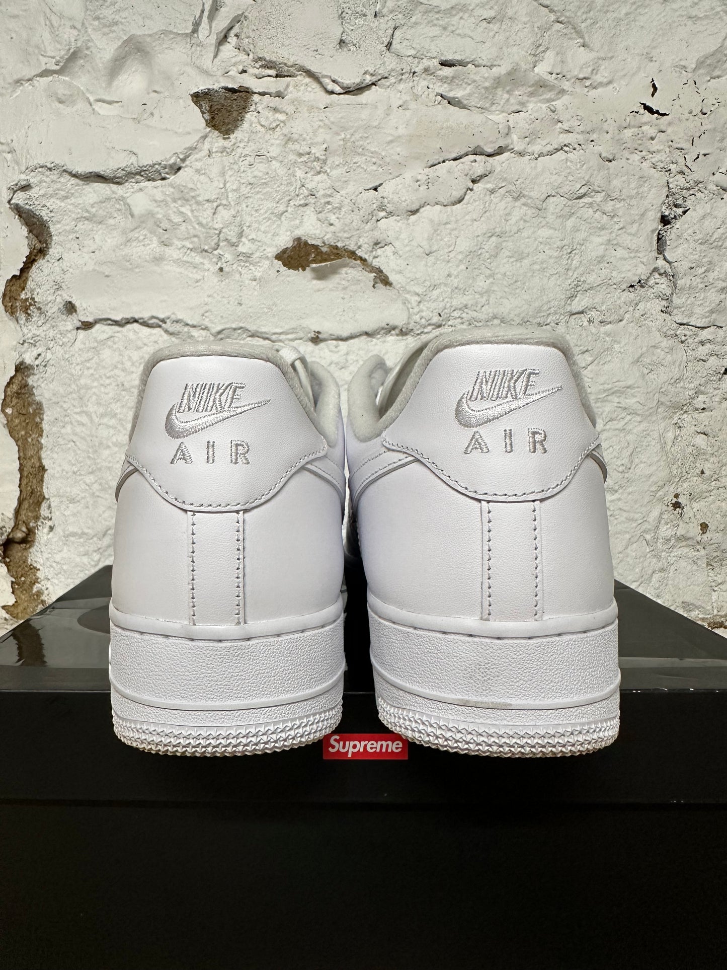 Nike Air Force 1 Low Supreme White Sz 11