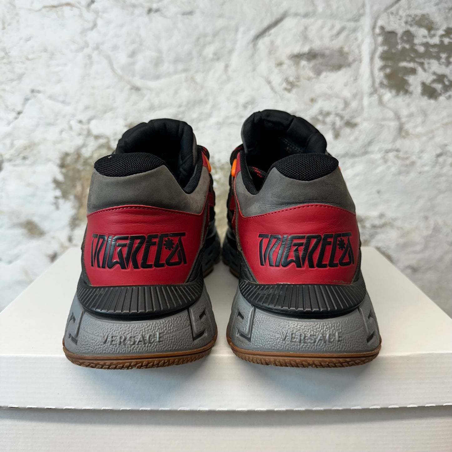 Versace Chain Reaction Red Black Sz 9 (42) No Box