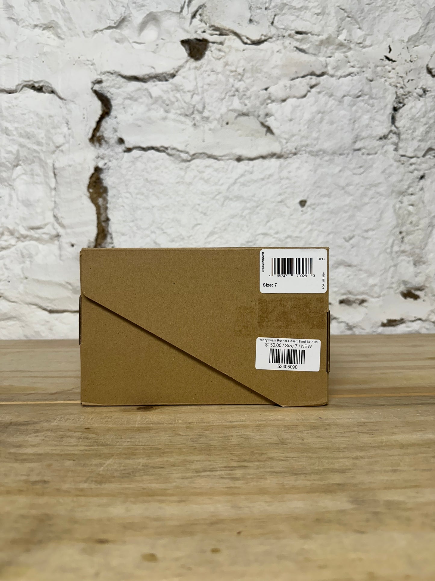 Yeezy Foam RNNR Desert Sand Sz 7 DS