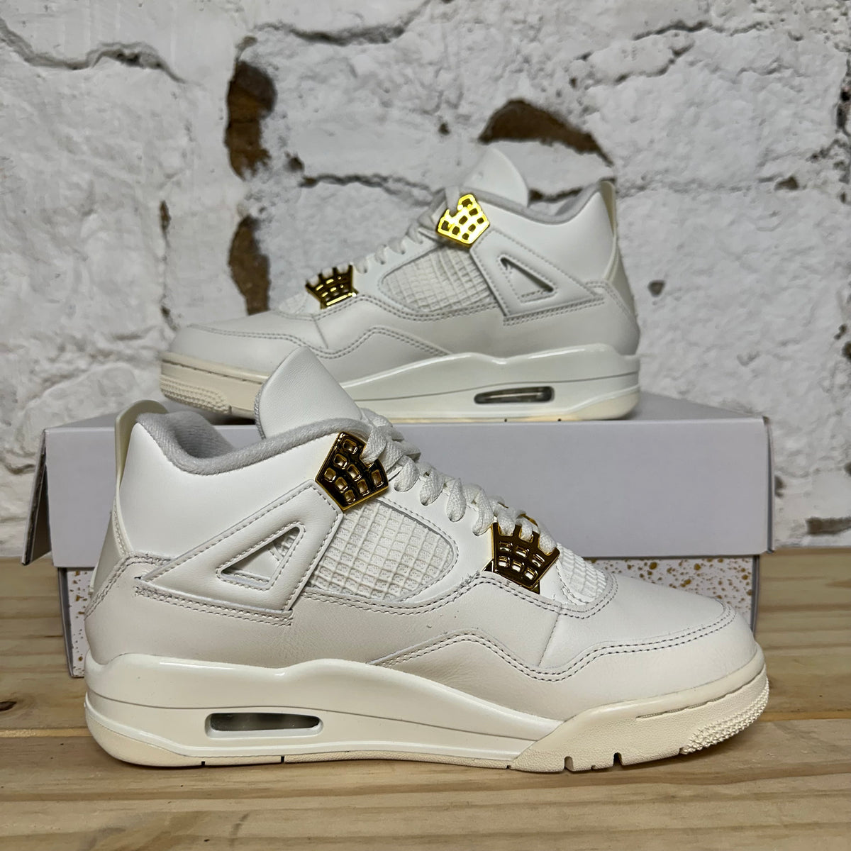 Air Jordan 4 Metallic Gold Sz 7.5 (9W) DS