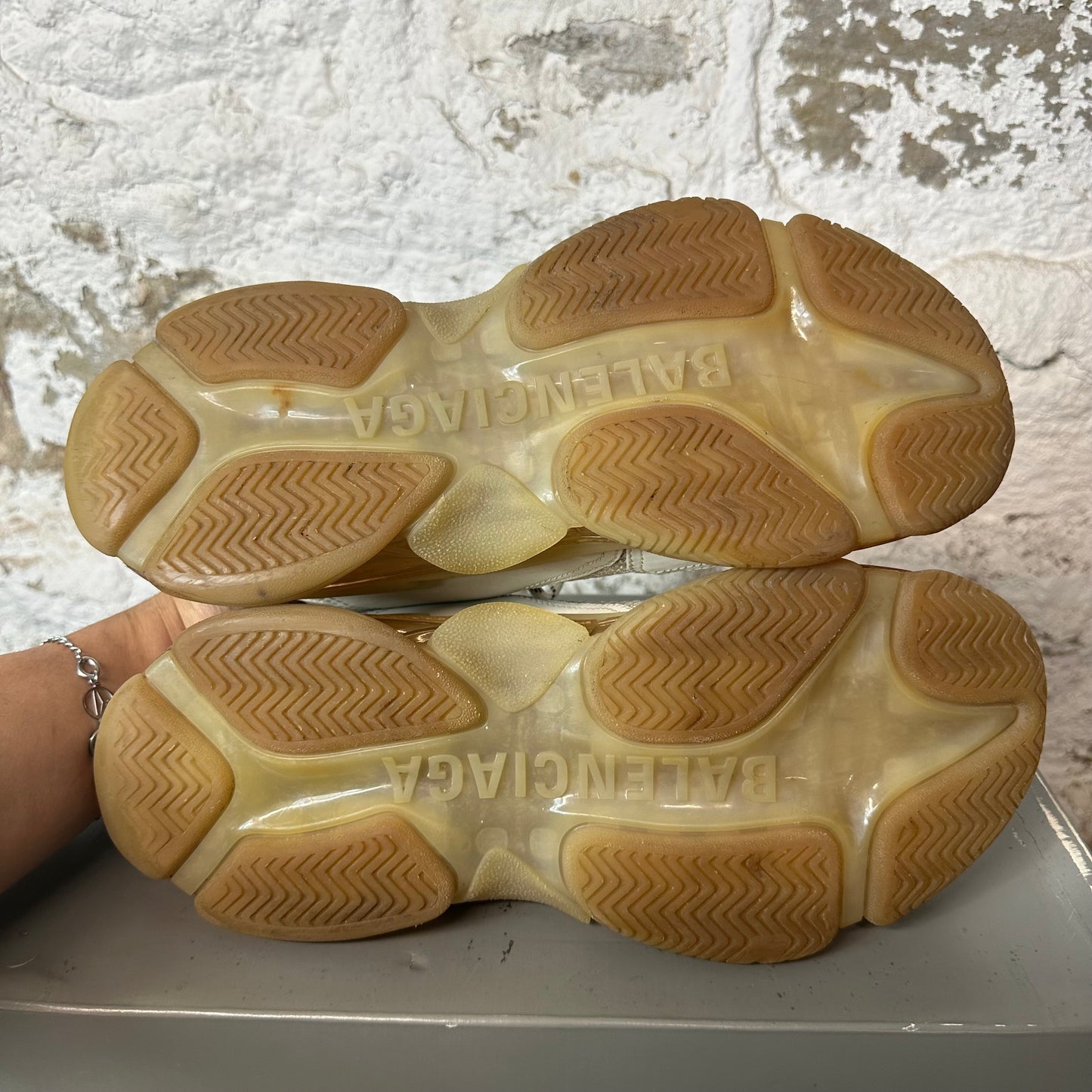 Balenciaga Triple S Cream Sz 9 (42)