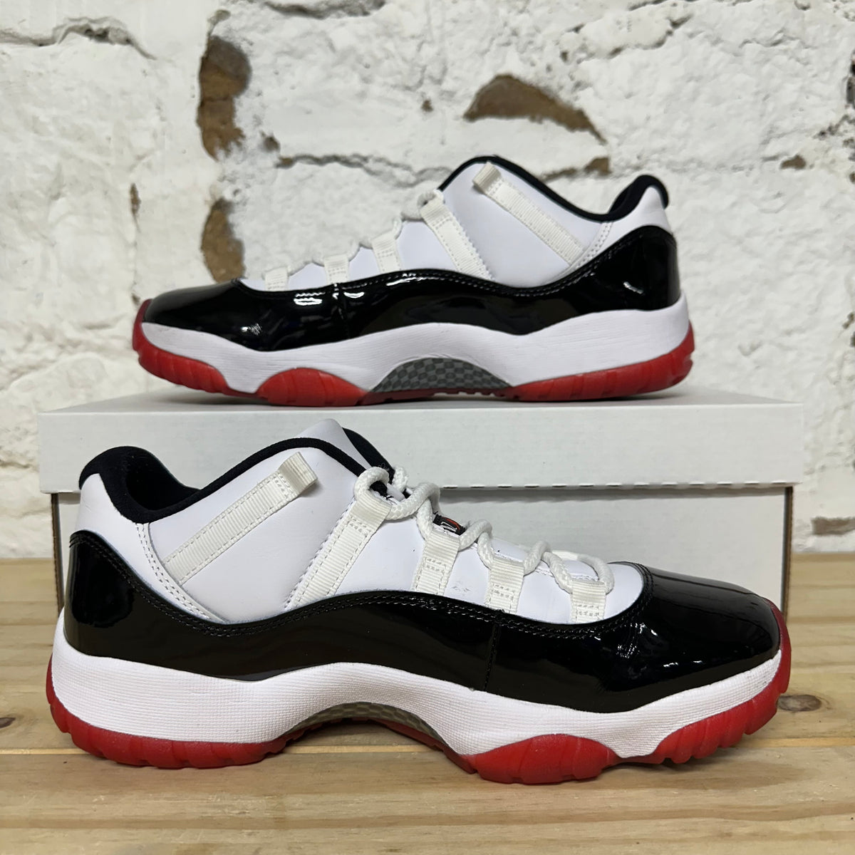 Air Jordan 11 Low Concord Bred Sz 9