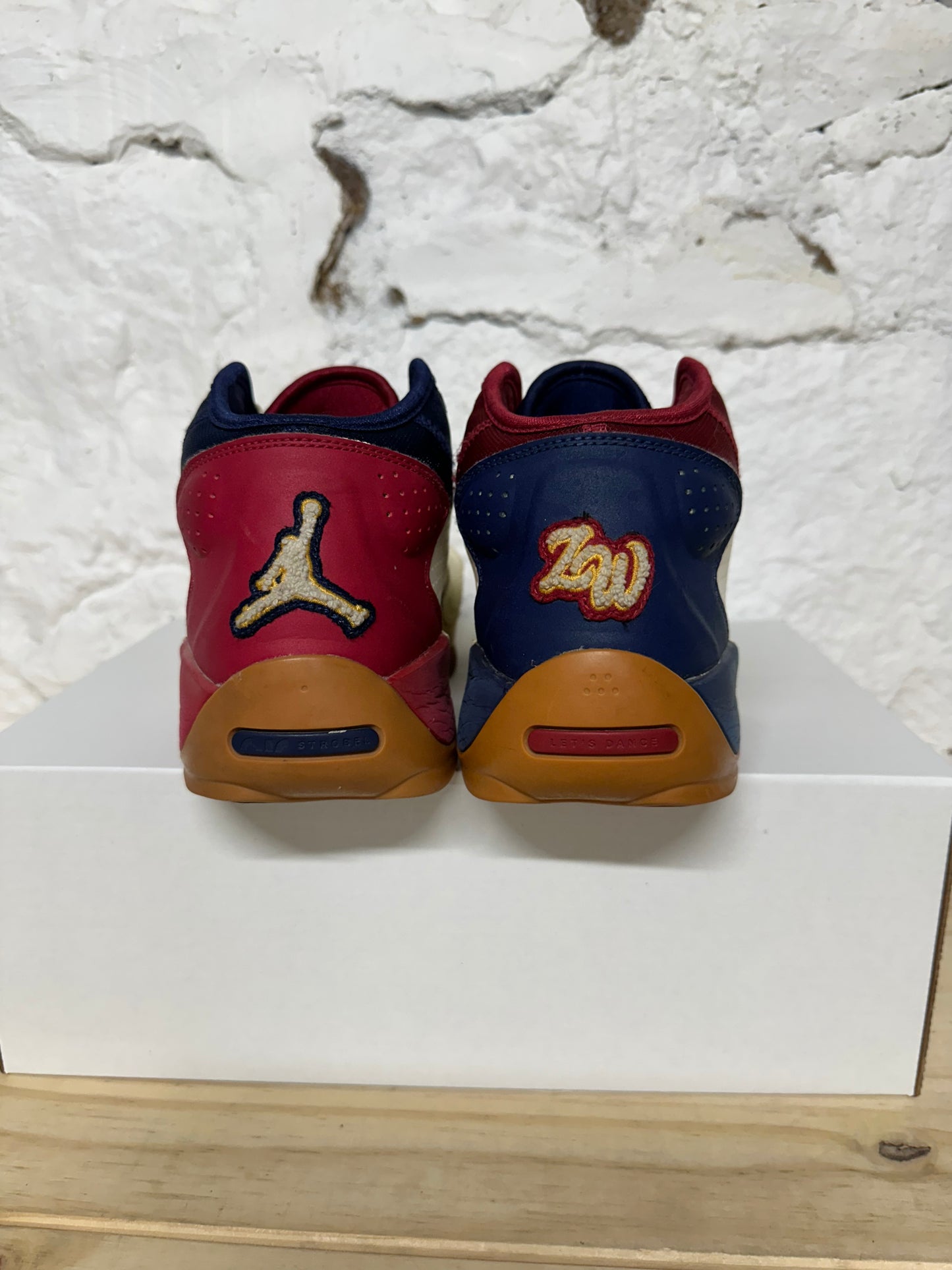 Air Jordan Zion 2 Pelicans Sz 10