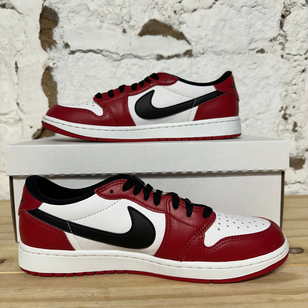 Air Jordan 1 Low Chicago (2025) Sz 9
