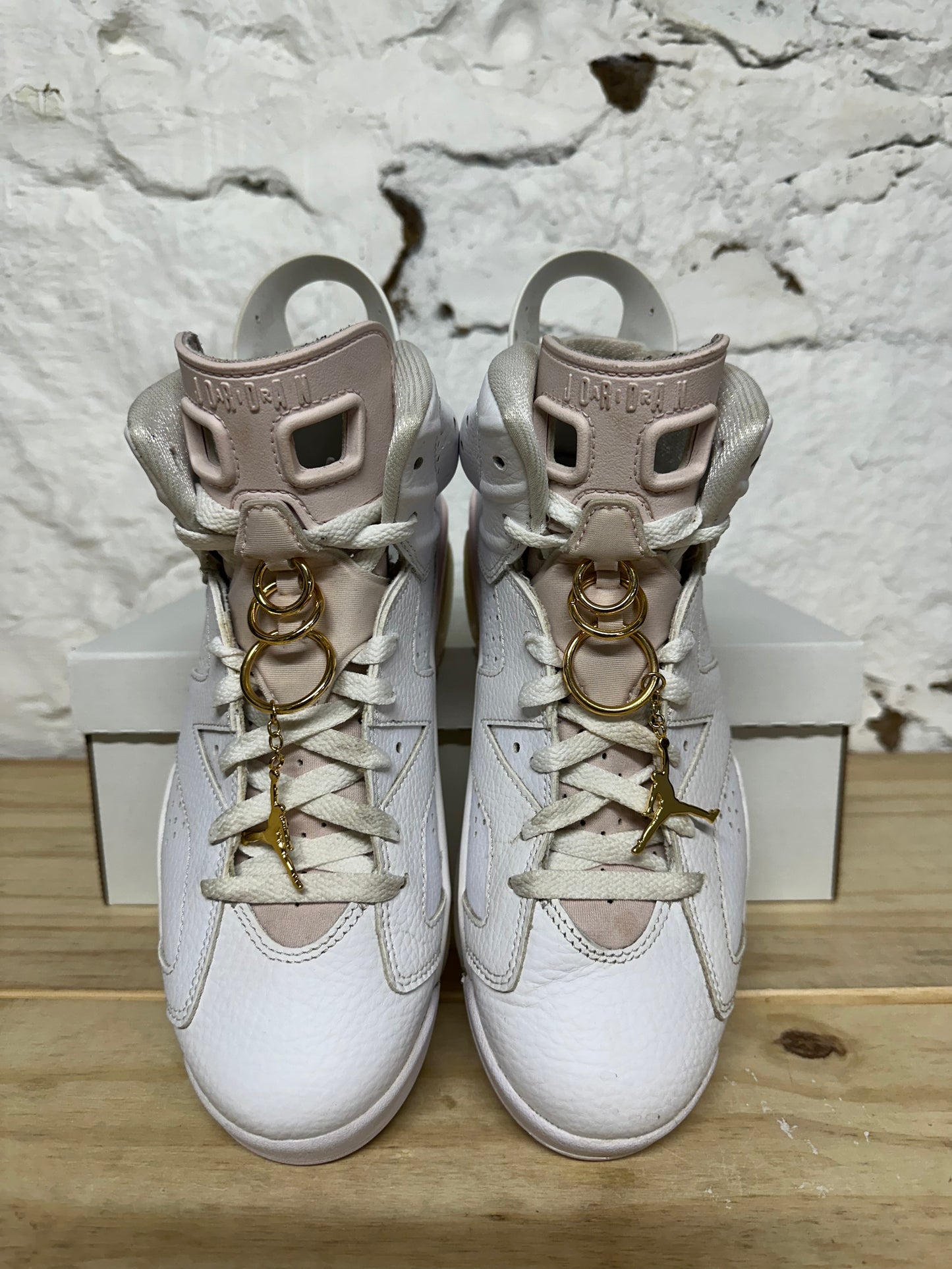 Air Jordan 6 Golden Hoops Sz 8.5 (10W)