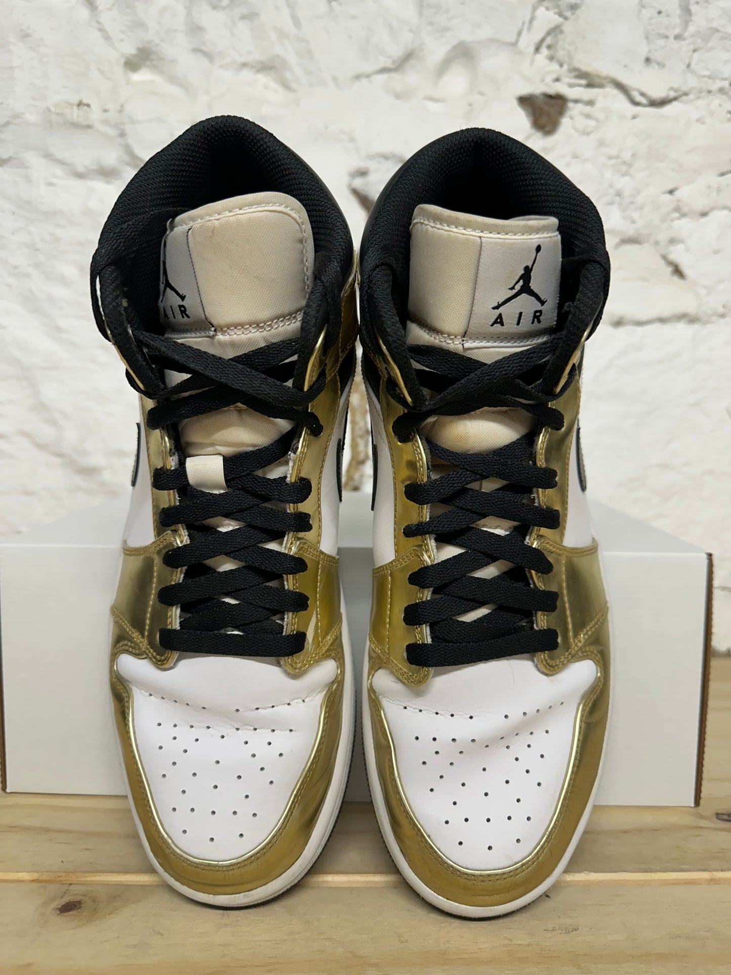 Air Jordan 1 Mid Gold Metallic Sz 10.5