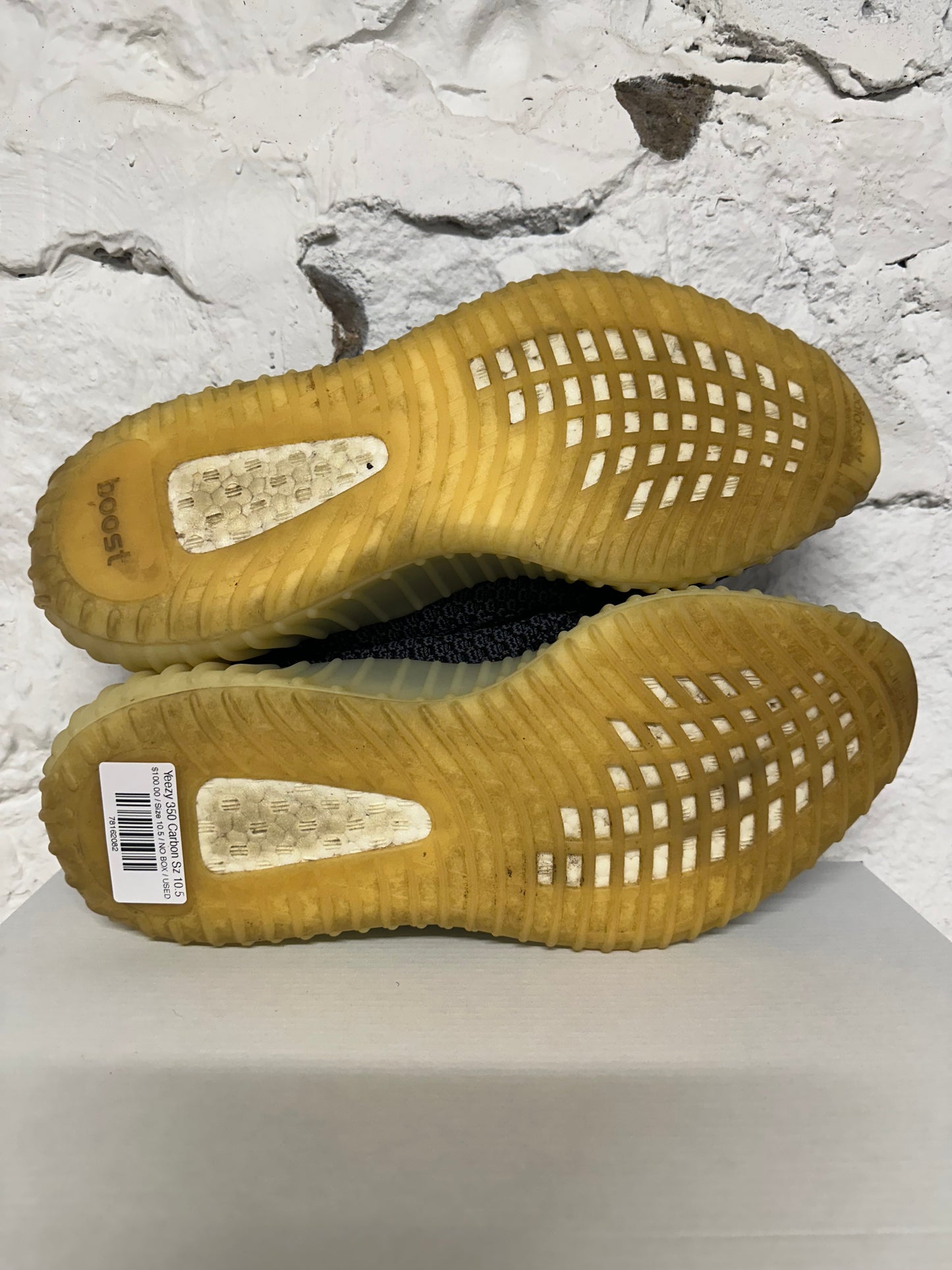 Yeezy 350 V2 Carbon Sz 10.5