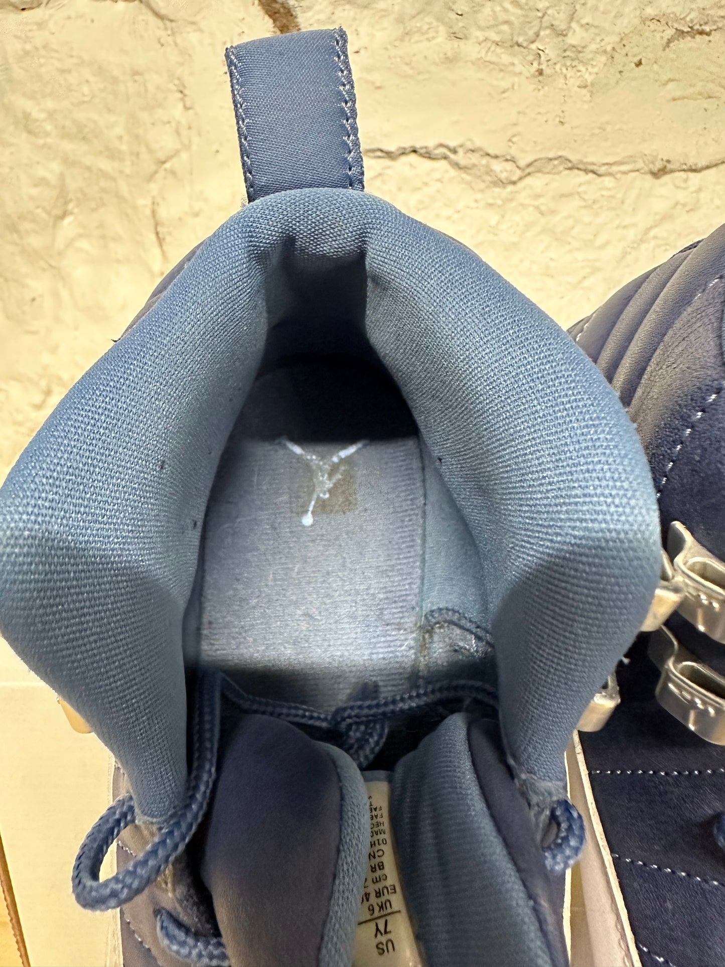 Air Jordan 12 Indigo Sz 7Y