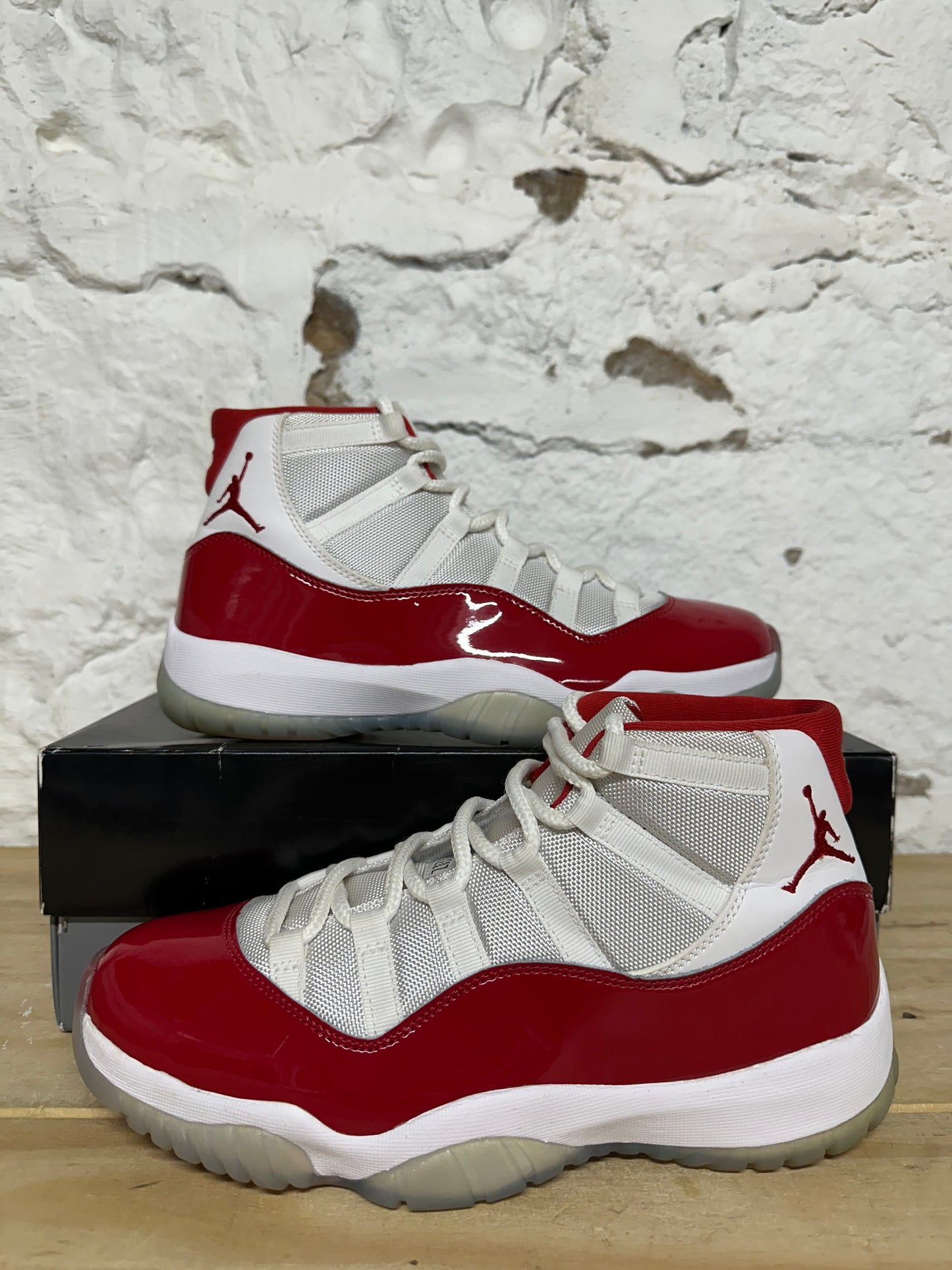 Air Jordan 11 High Cherry Sz 9