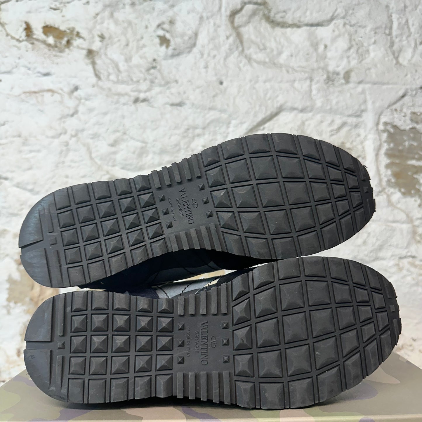 Valentino Blue Camo Black Rock Runner Sneaker Sz 8 (41)