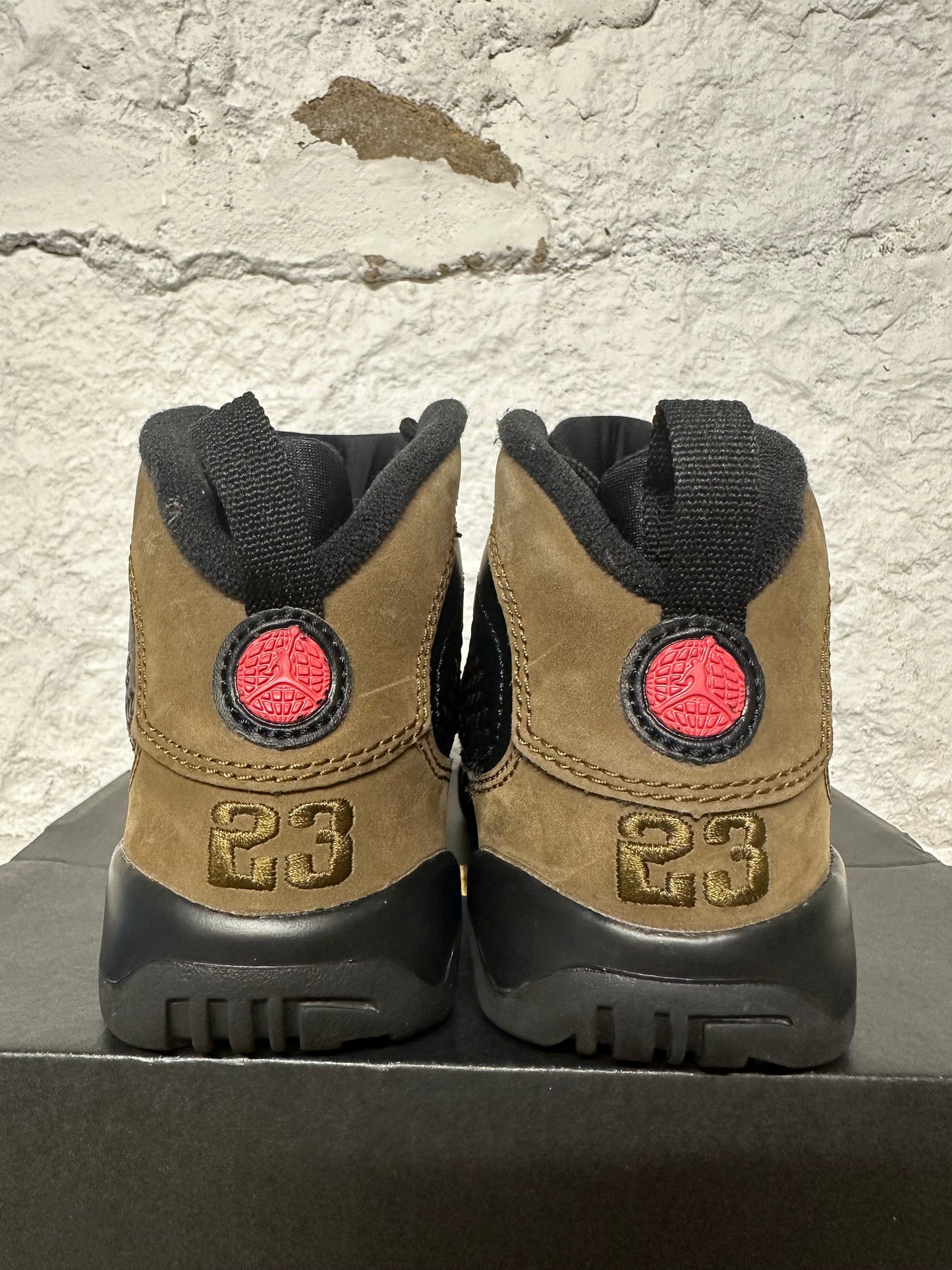 Air Jordan 9 Olive Sz 12C