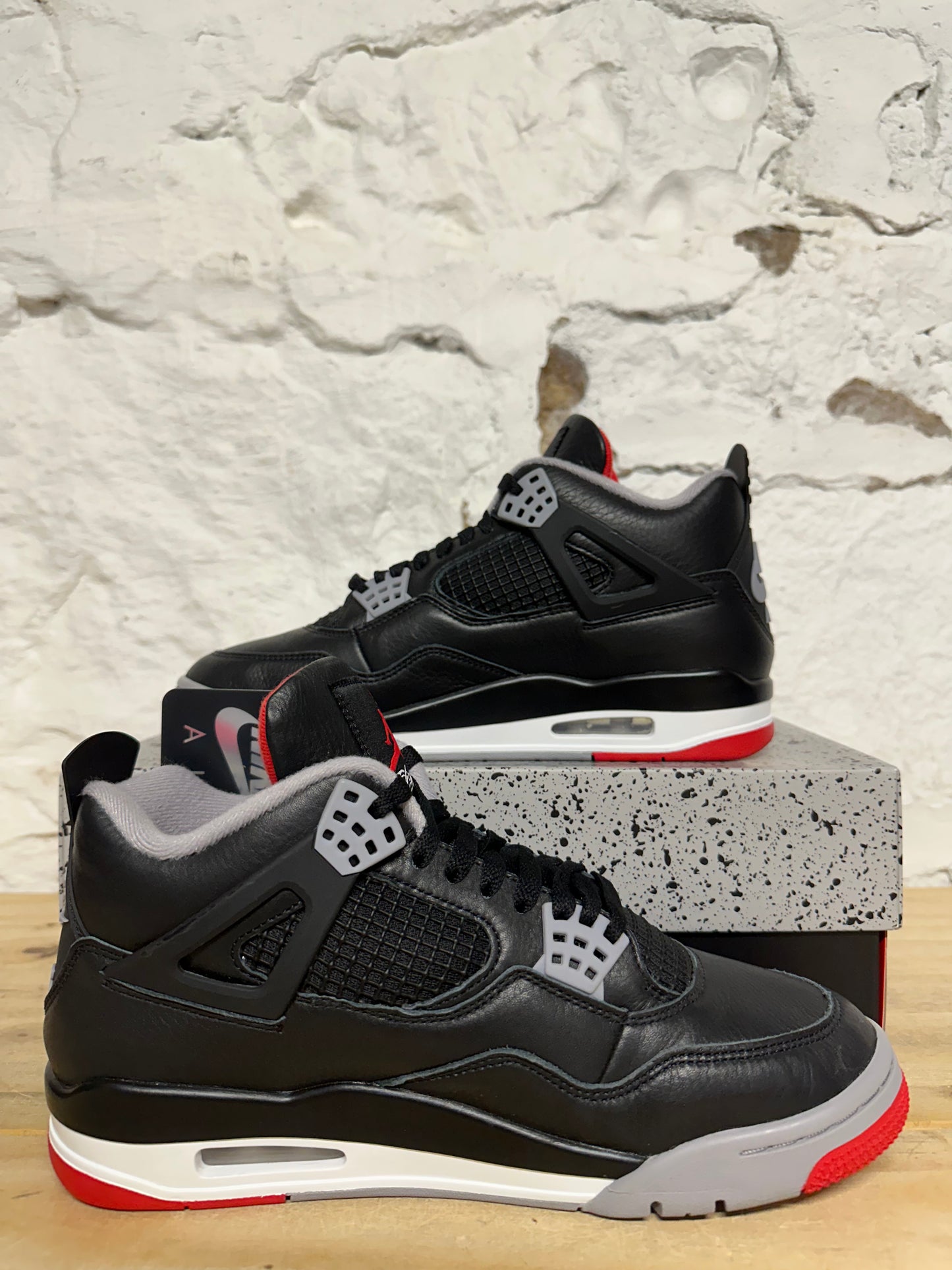 Air Jordan 4 Bred Reimagined Sz 9