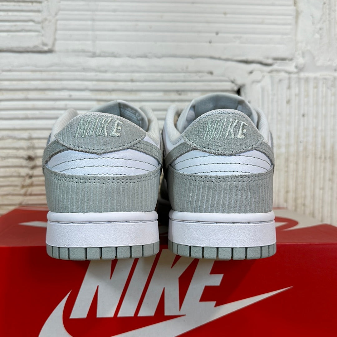 Nike Dunk Low Light Silver Corduroy Sz 7.5(9W) DS