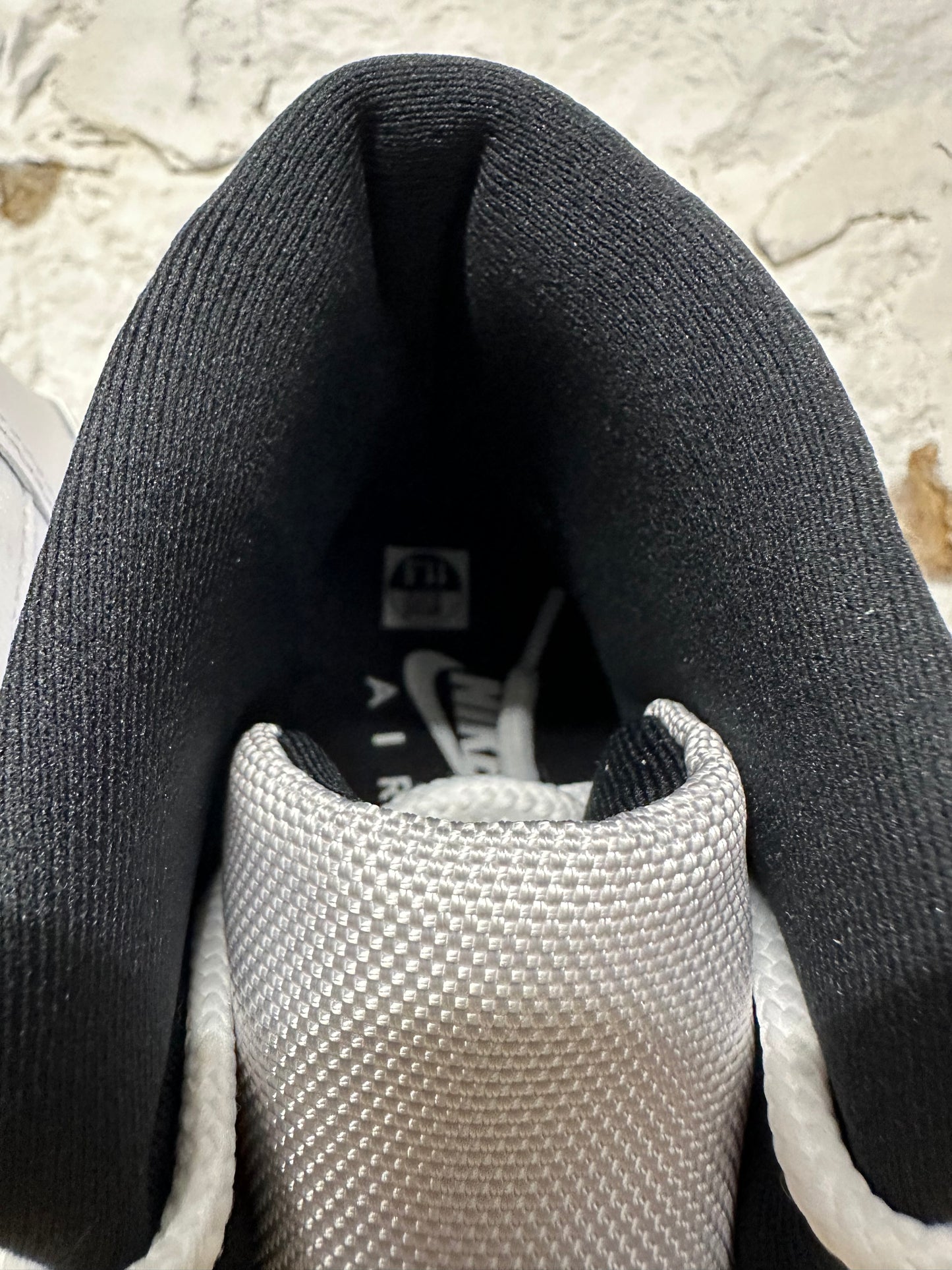 Air Jordan 11 High Legend Blue Sz 11.5 DS