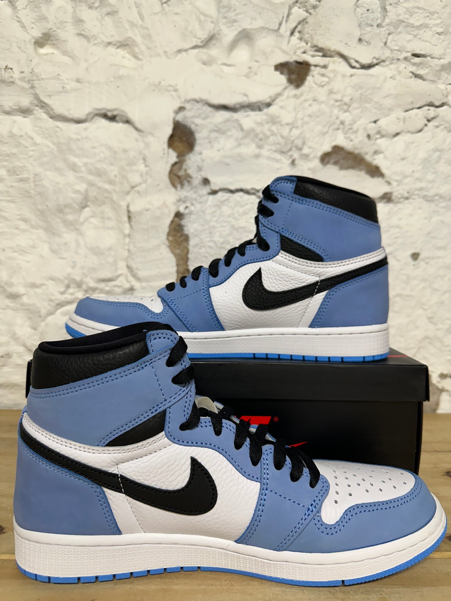 Air Jordan 1 High University Blue Sz 9