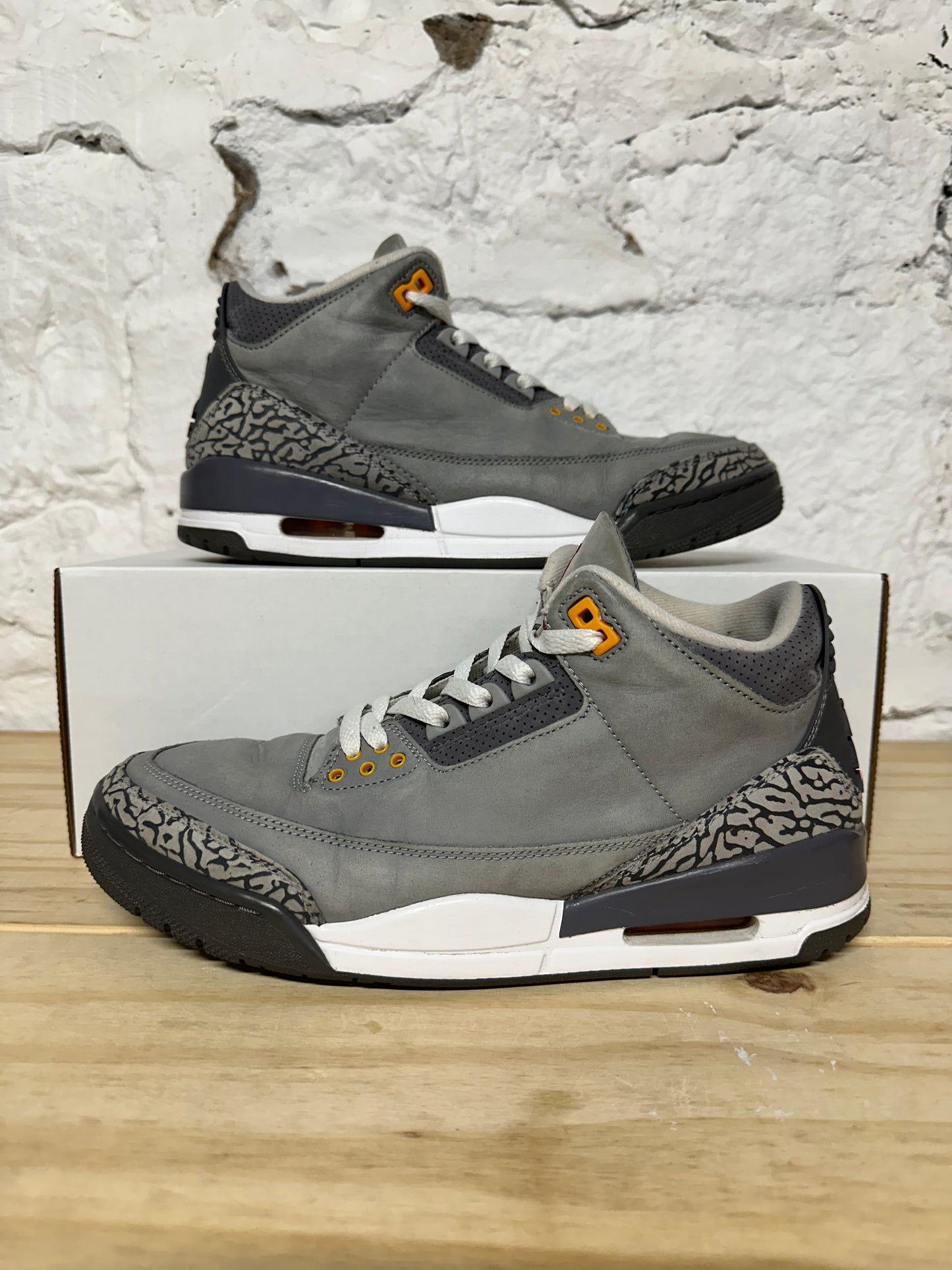 Air Jordan 3 Cool Grey Sz 9.5