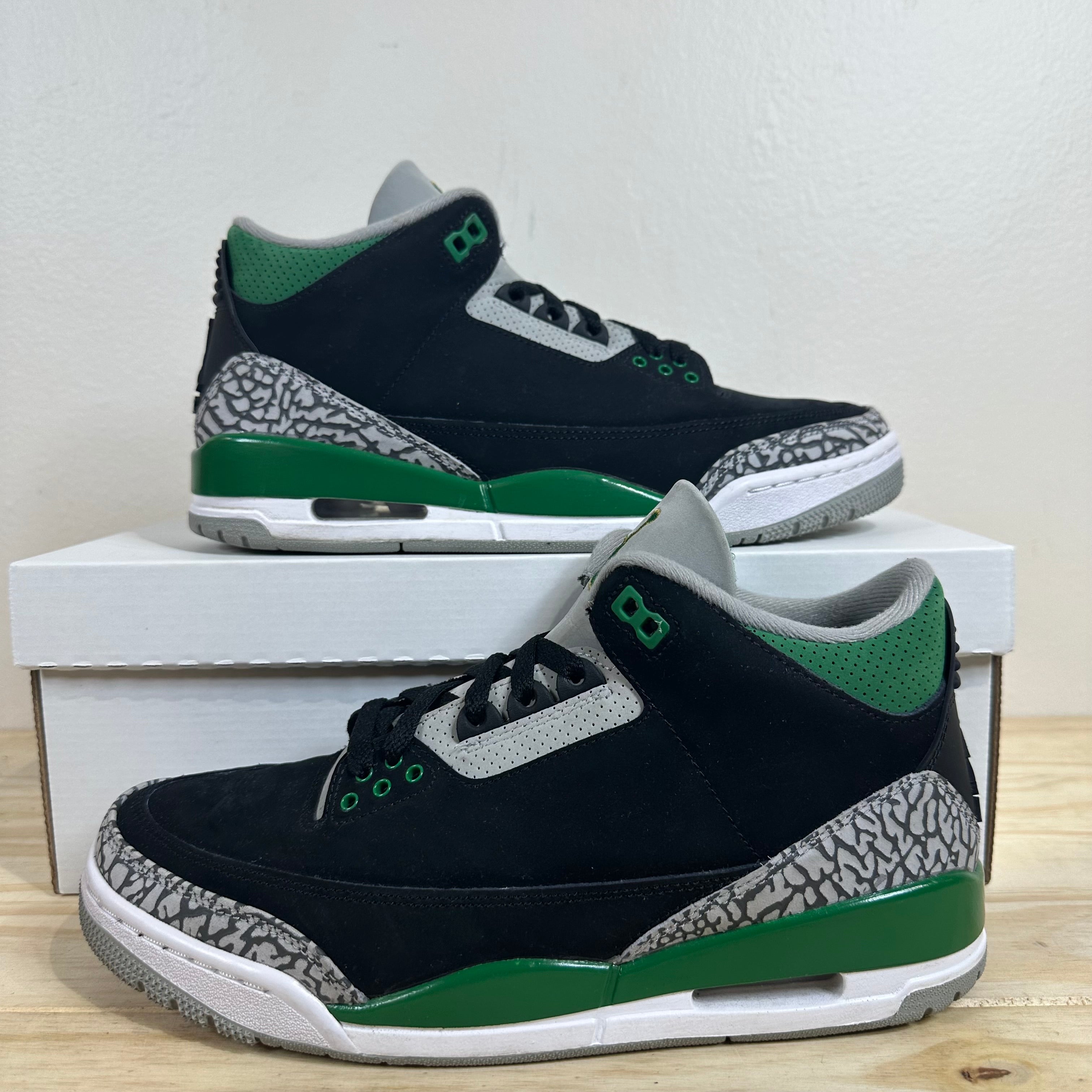 Air Jordan 3 Pine Green Sz 8.5