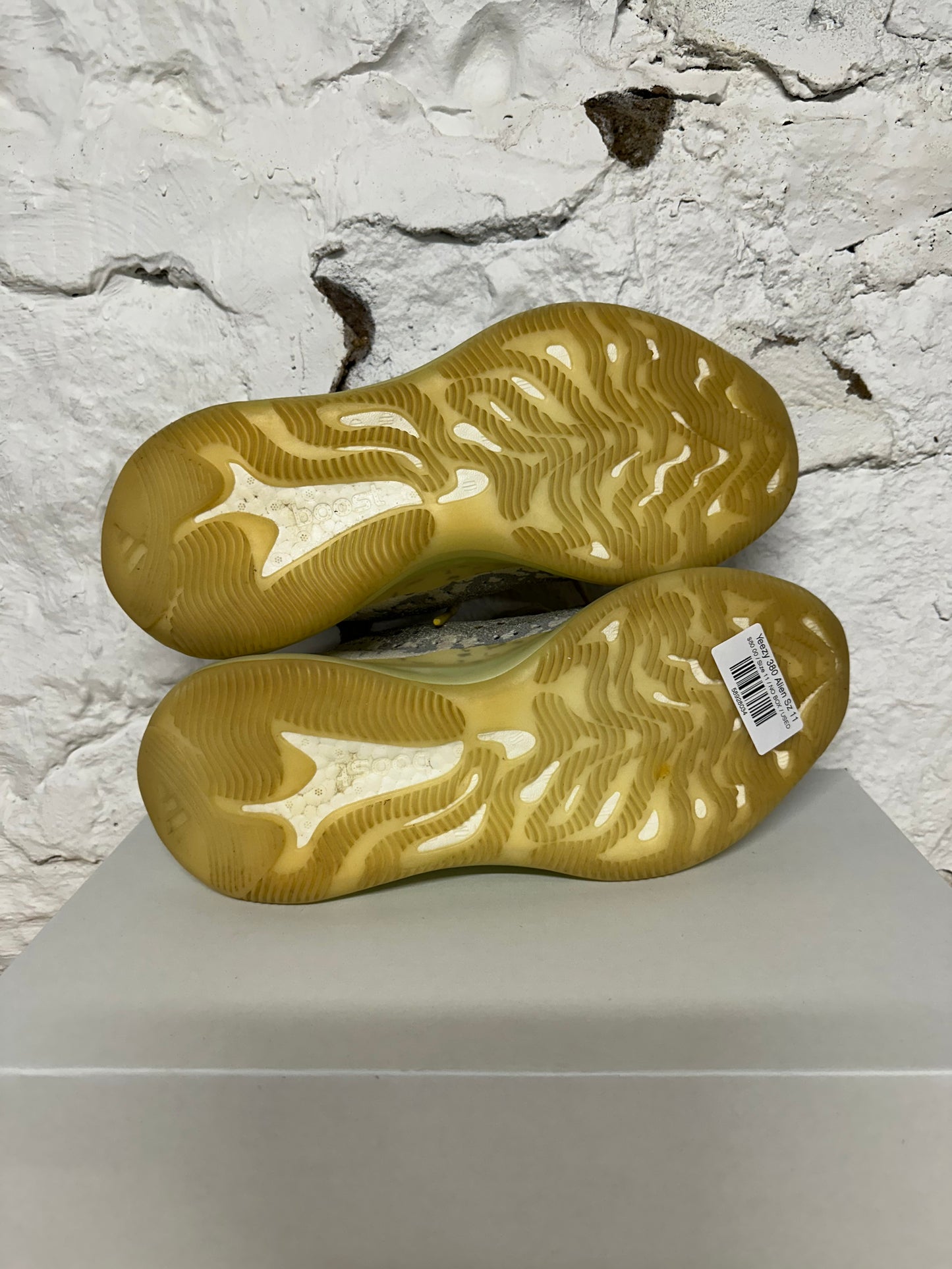 Yeezy 380 Alien Sz 11
