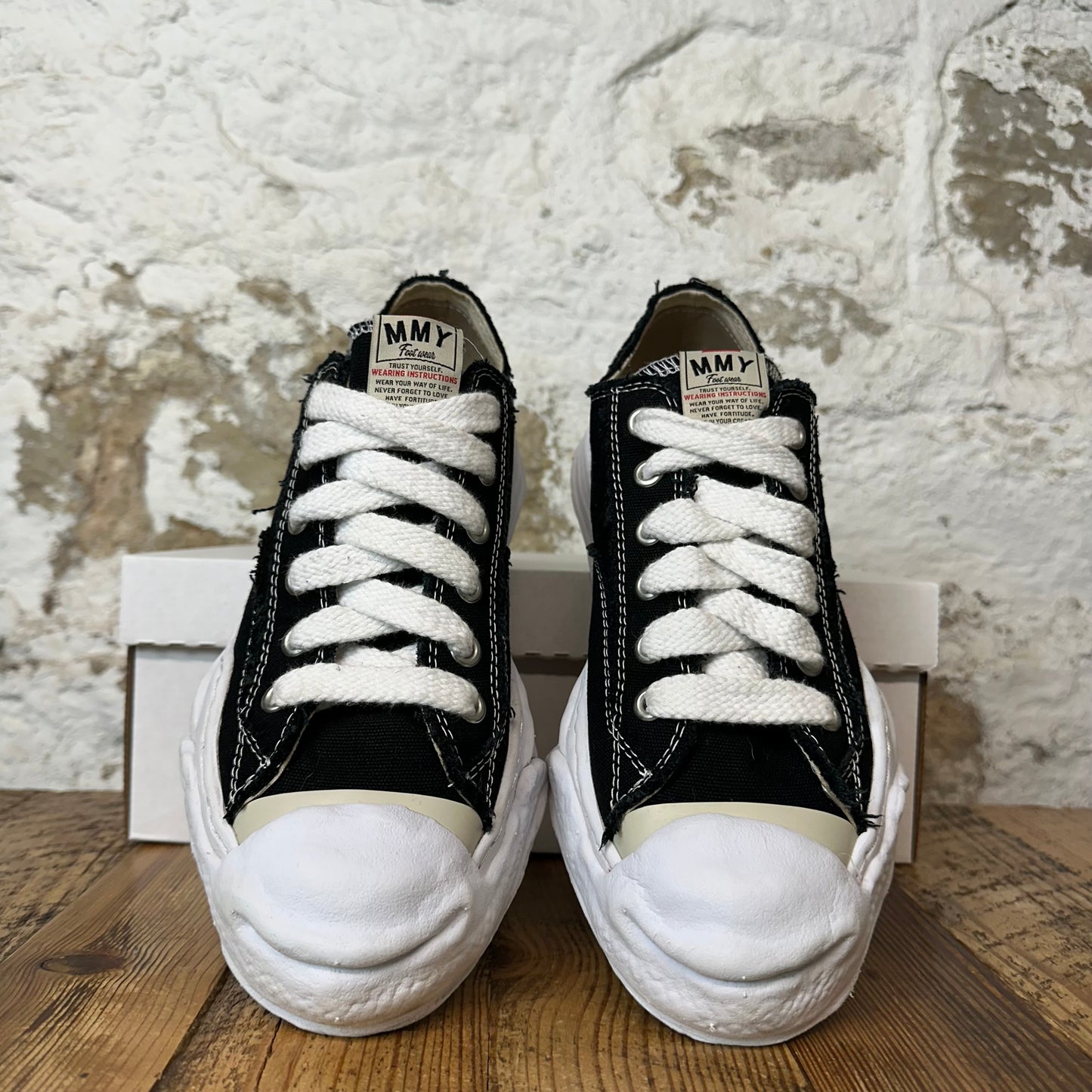 Maison Mihara Black White Hank Sneaker Sz 9 (42)