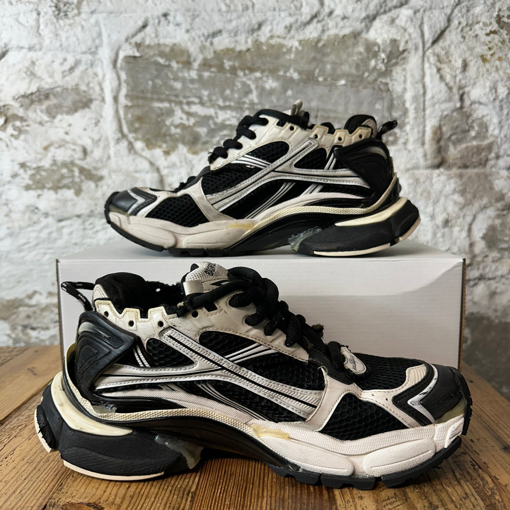 Balenciaga Runner Black White Sneaker Sz 6.5 (39)