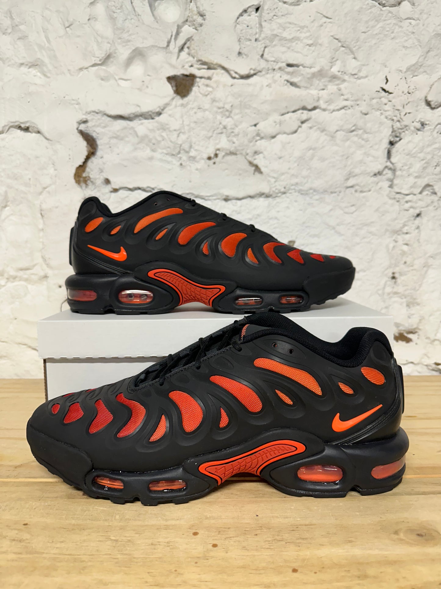 Nike Air Max Plus Drift Black Dragon Red Sz 13 DS