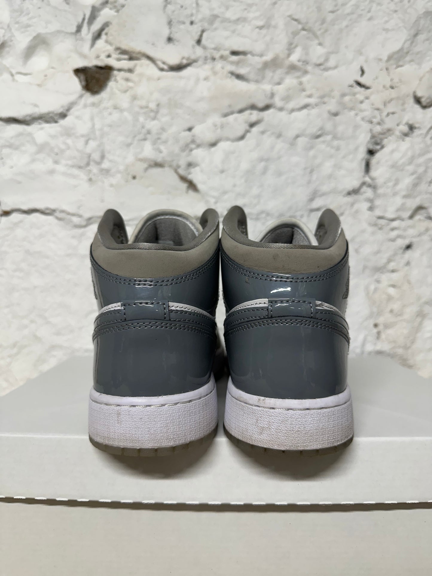 Air Jordan 1 Mid Cool Grey Sz 7Y