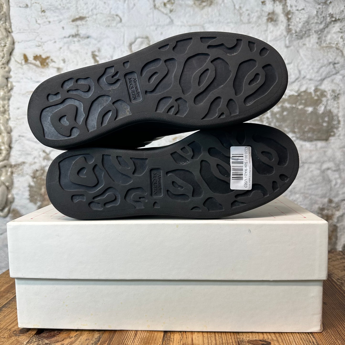 Alexander Mcqueen Triple Black Sneaker Sz 9 (42)