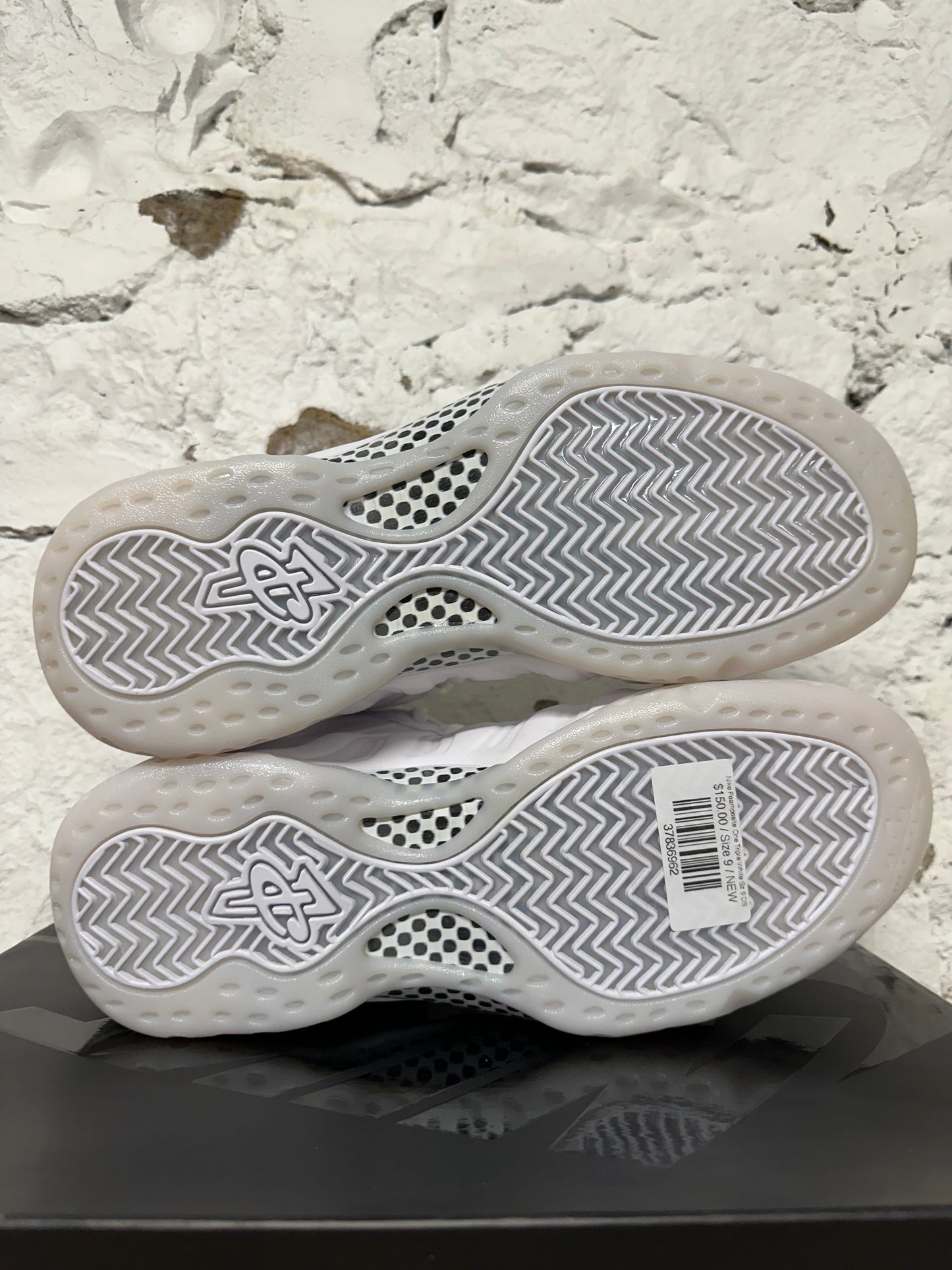 Nike Air Foamposite One Triple White Sz 9 DS