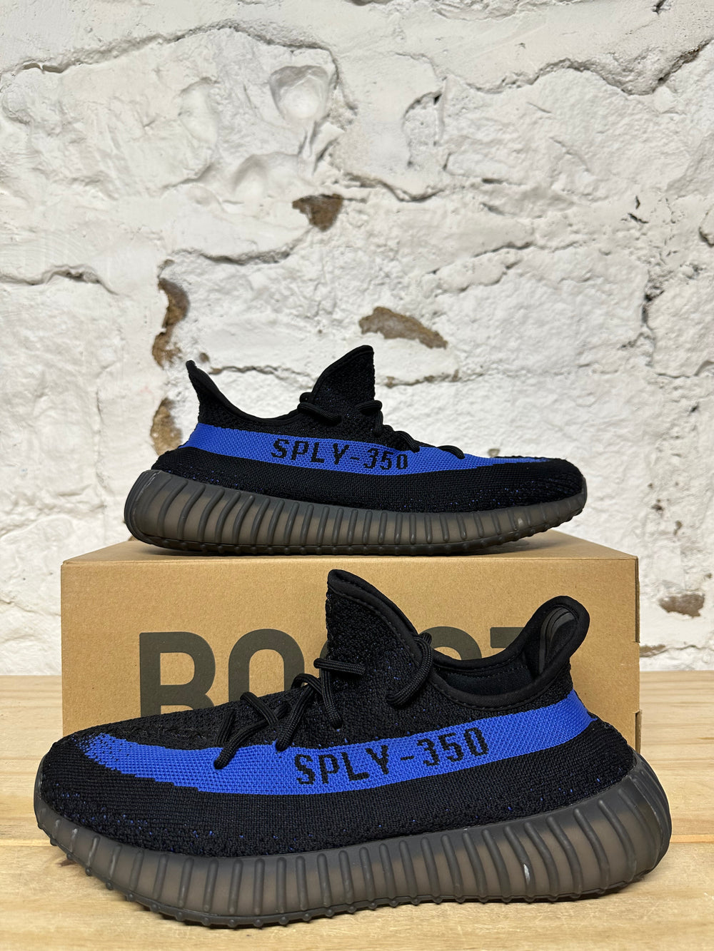Yeezy 350 V2 Dazzling Blue Sz 10.5