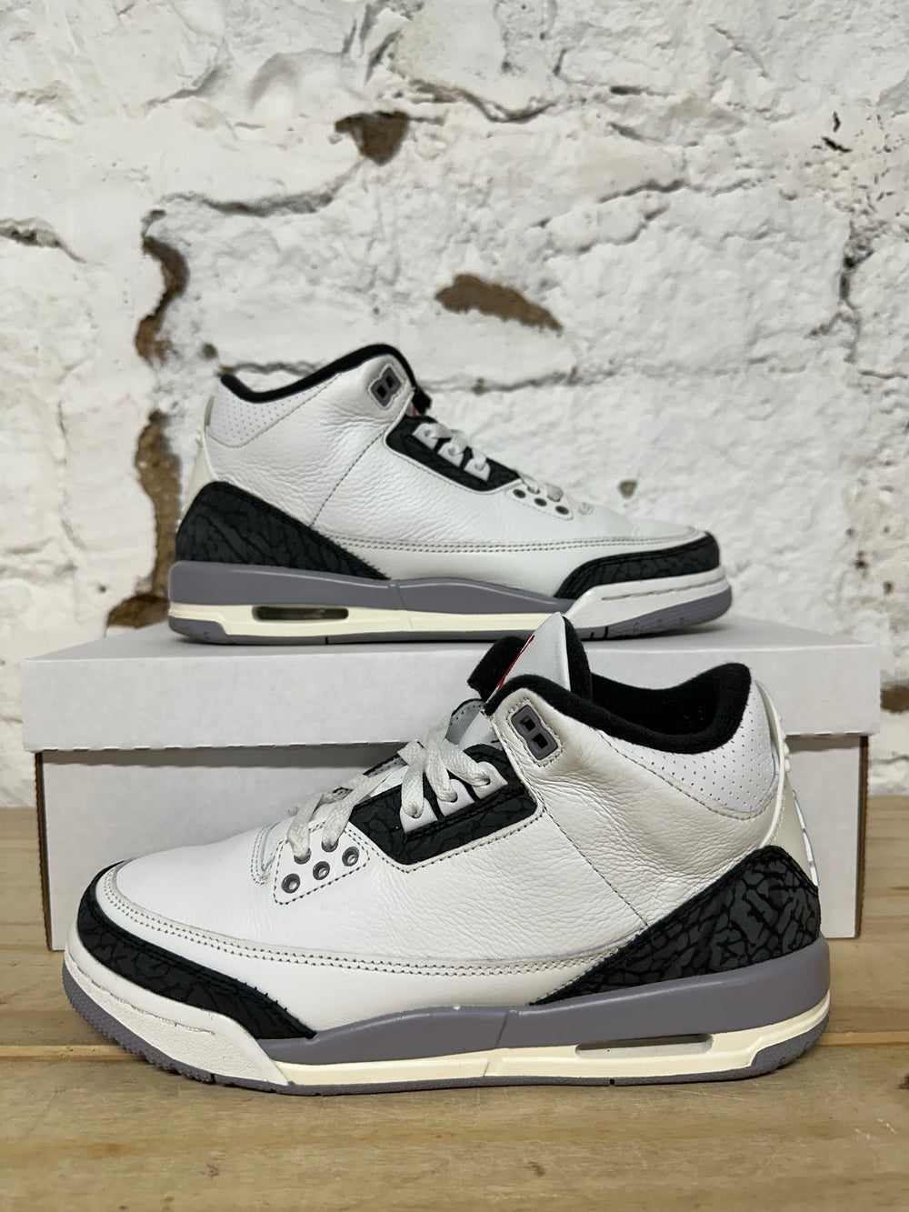Air Jordan 3 Cement Grey Sz 7Y