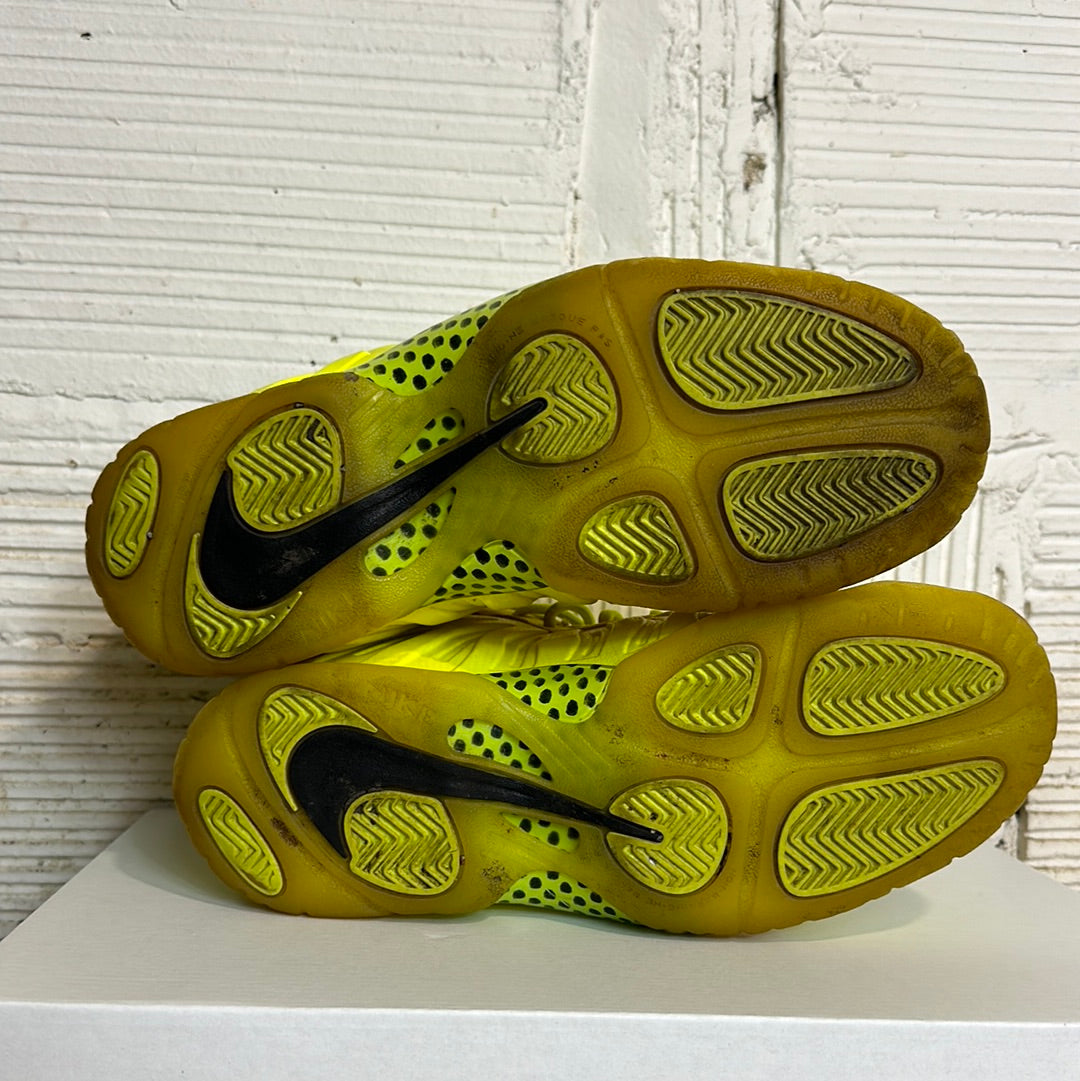 Nike Air Foamposite Pro Volt Sz 7Y