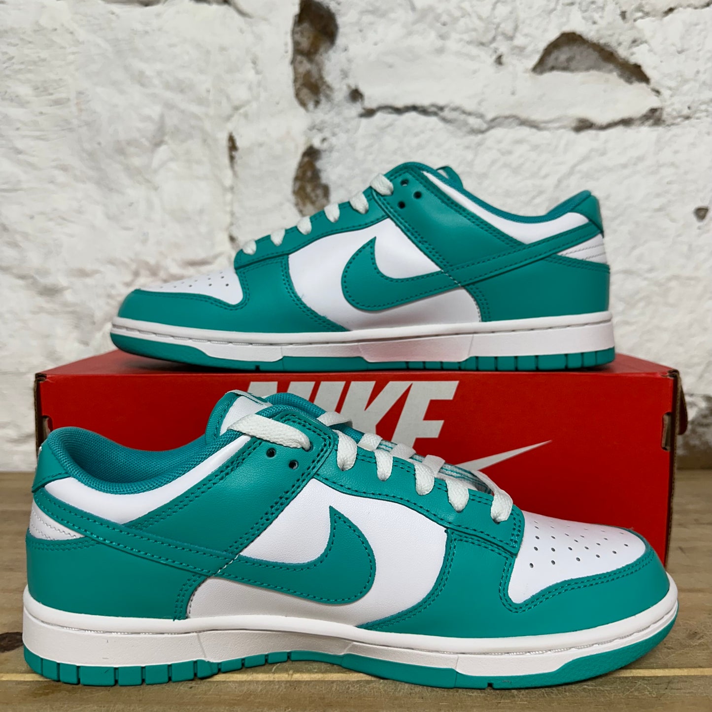 Nike Dunk Low Clear Jade Sz 8 DS
