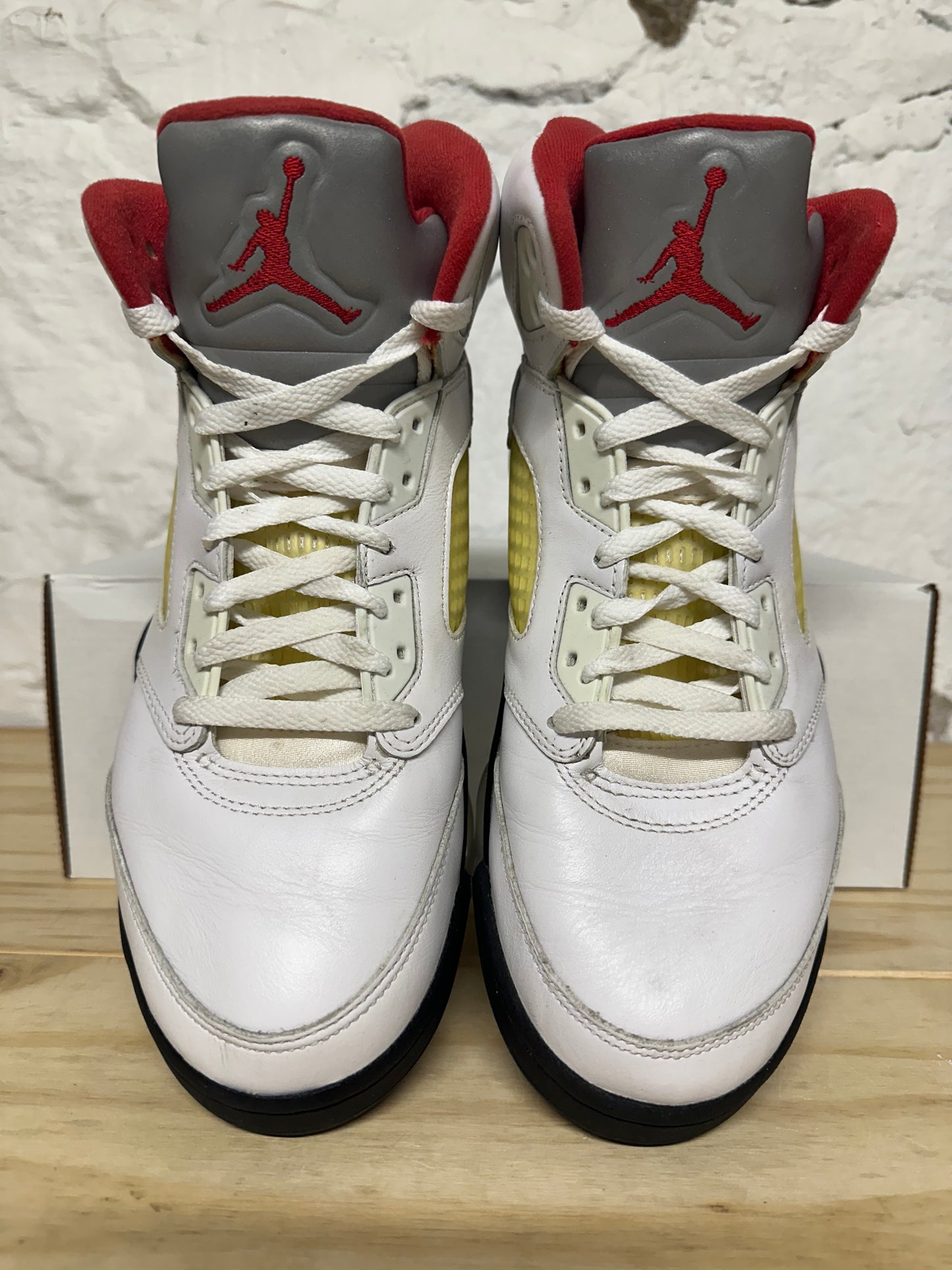 Air Jordan 5 Fire Red Silver Tongue Sz 9.5
