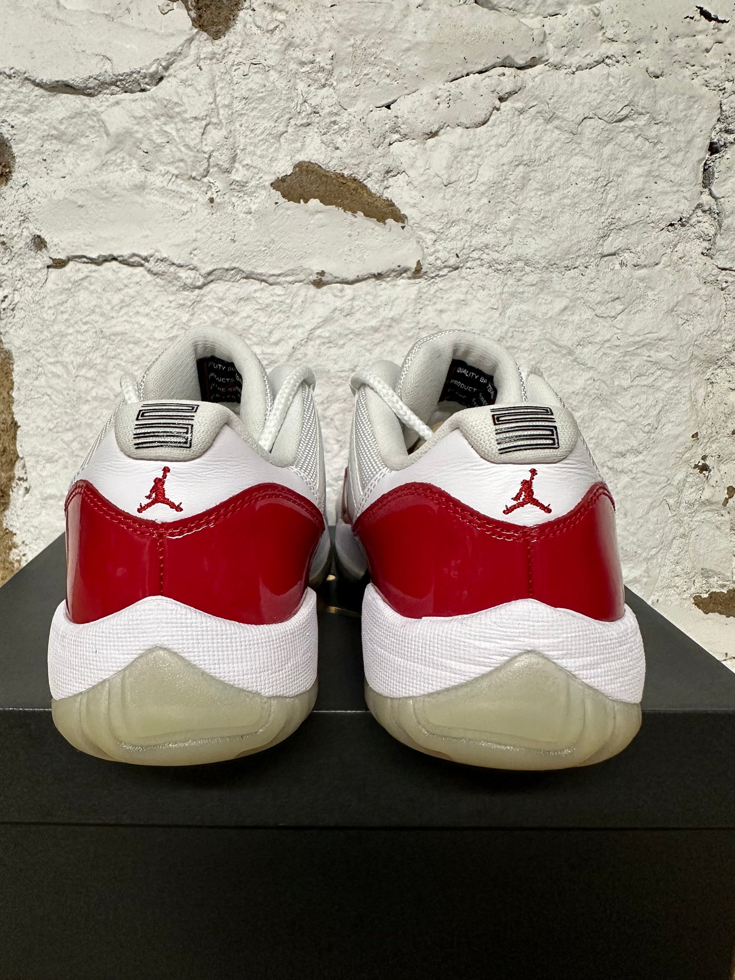 Air Jordan 11 Low Cherry Sz 8.5