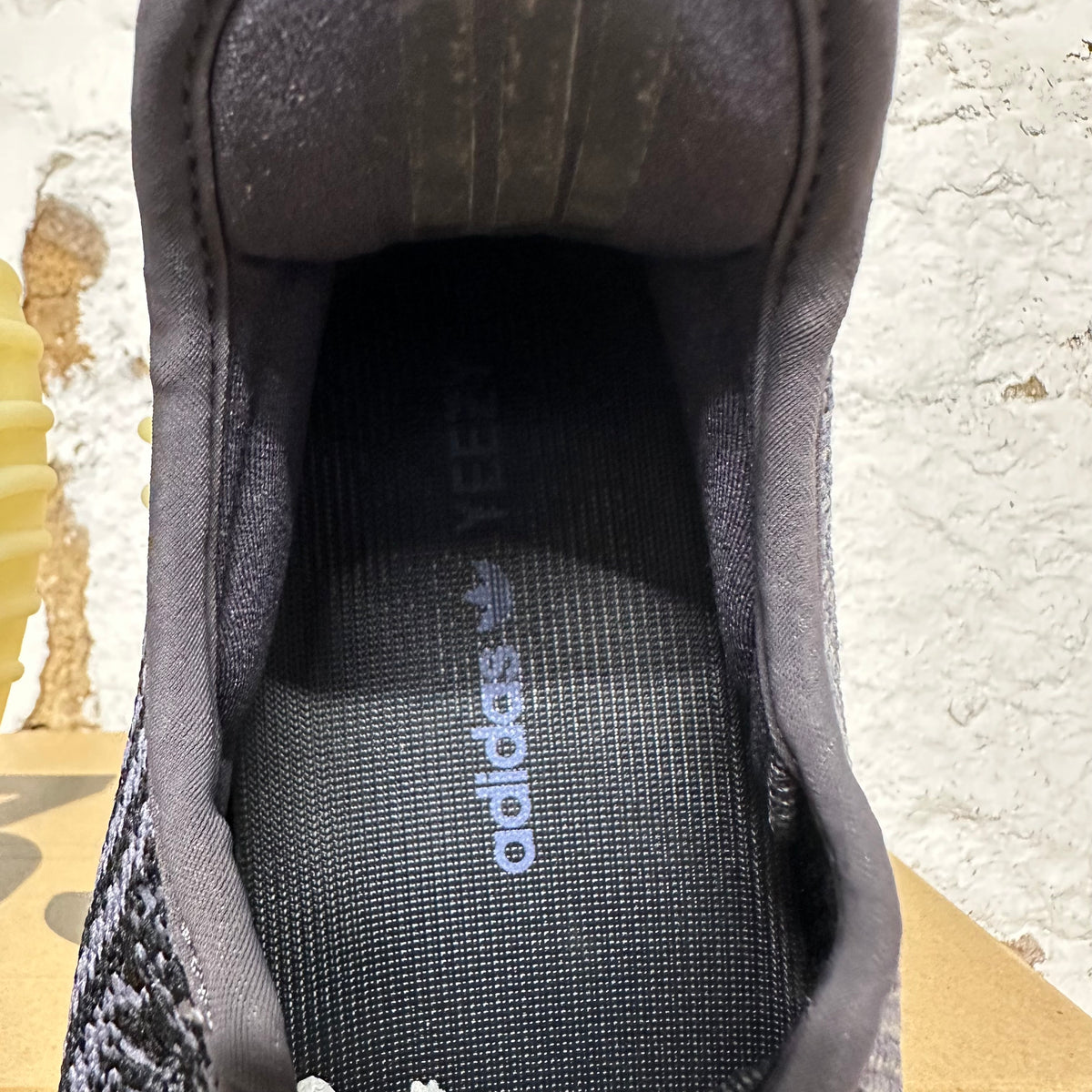 Yeezy 350 V2 Carbon Sz 12