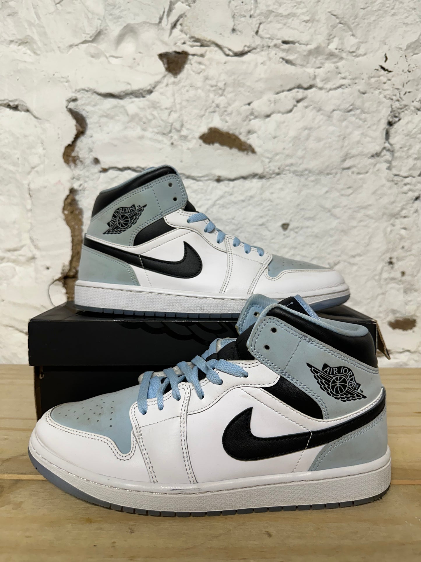 Air Jordan 1 Mid Ice Blue Sz 9