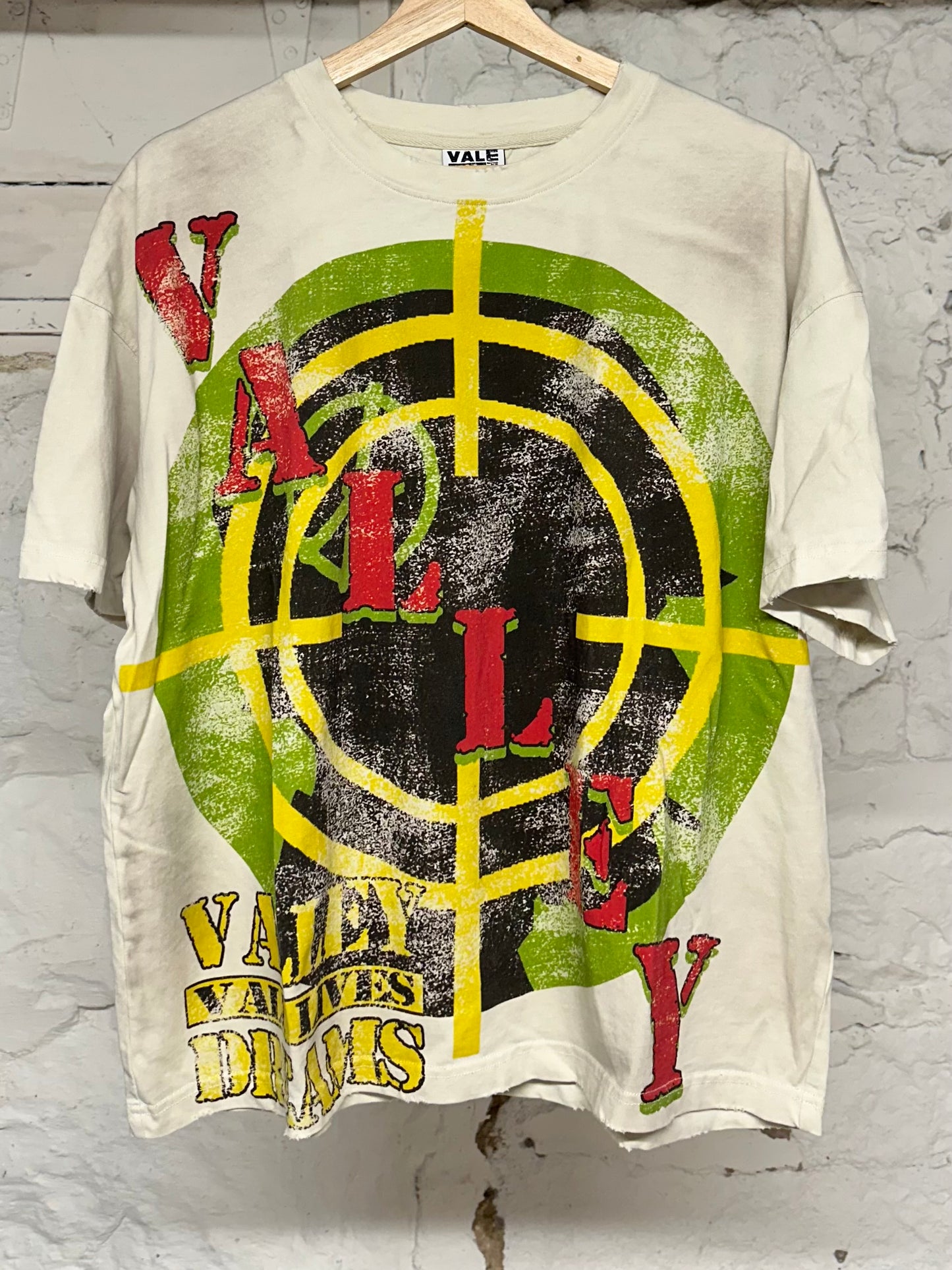 Vale Target Cream T-Shirt Sz M