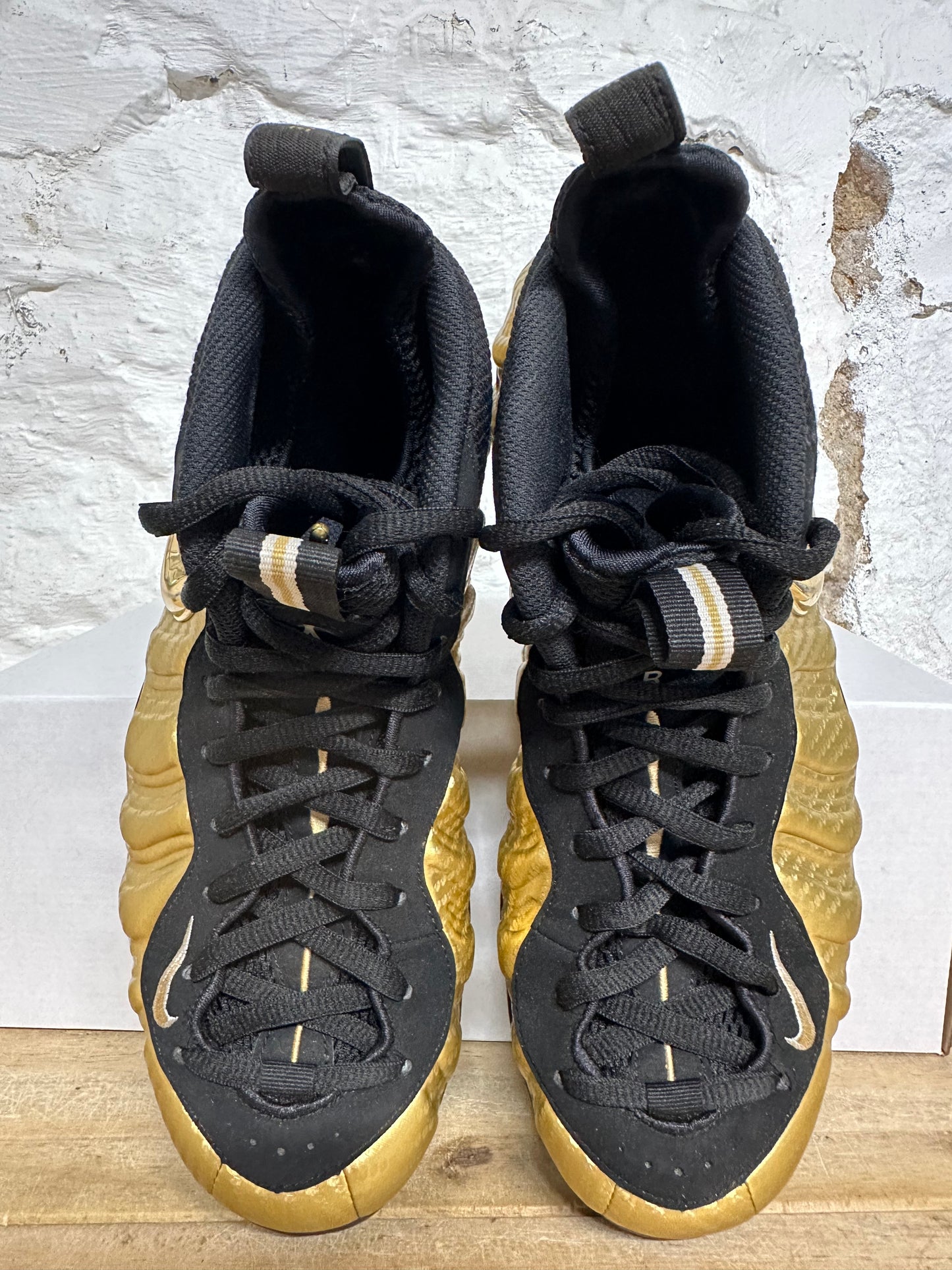 Nike Air Foamposite One Metallic Gold Sz 8