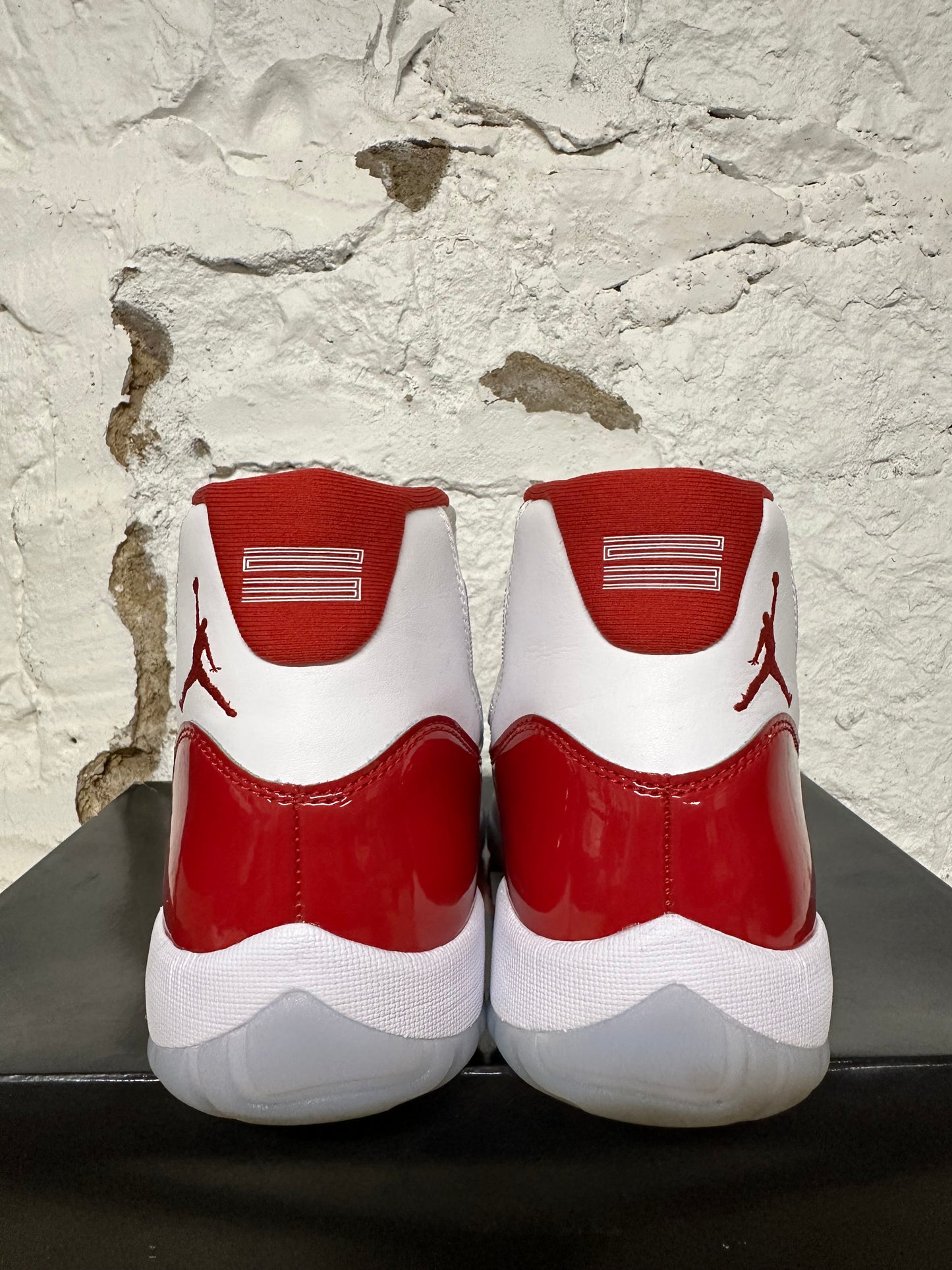 Air Jordan 11 High Cherry Sz 10.5