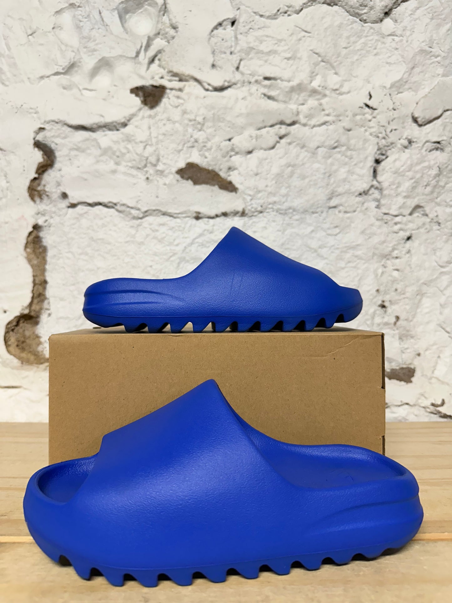 Yeezy Slide Azure Sz 6