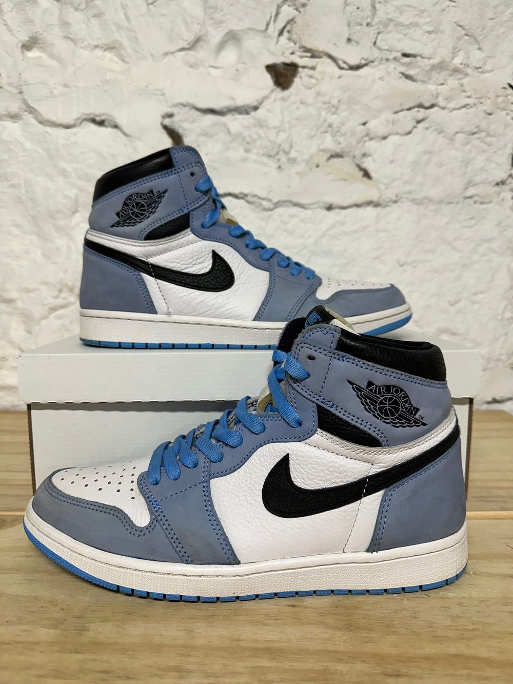 Air Jordan 1 High University Blue Sz 10