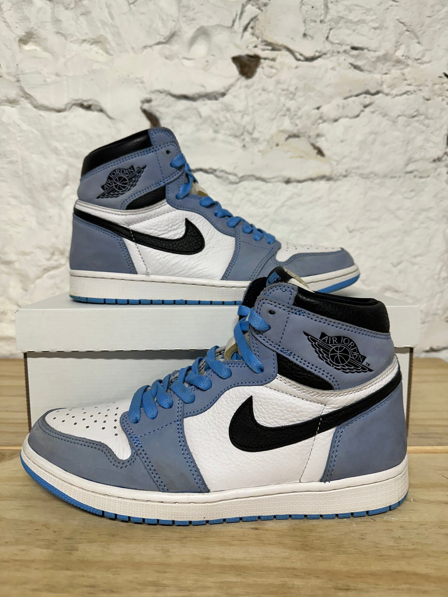 Air Jordan 1 High University Blue Sz 10