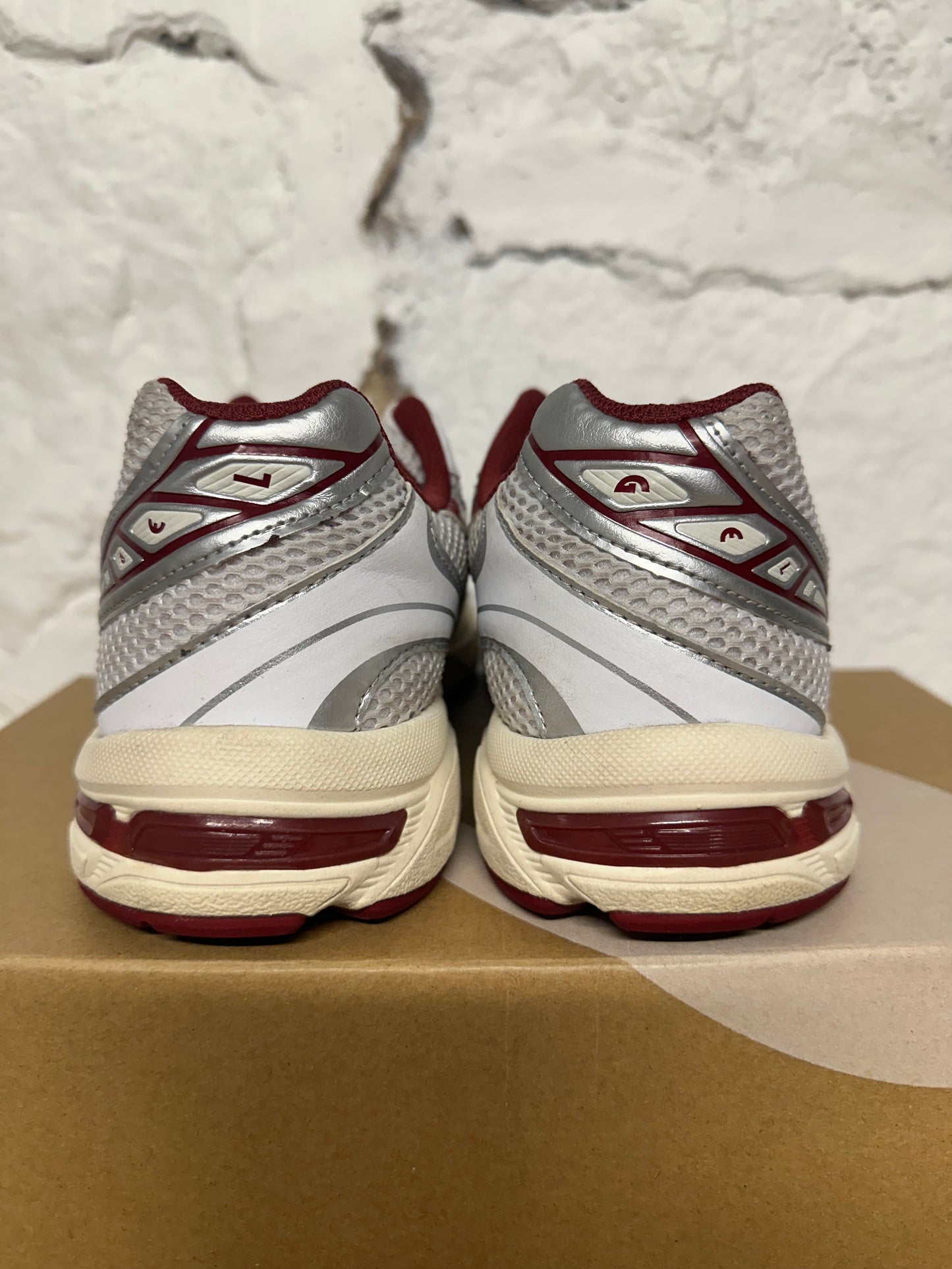 Asics Gel-1130 White Red Dahlia Sz 8.5