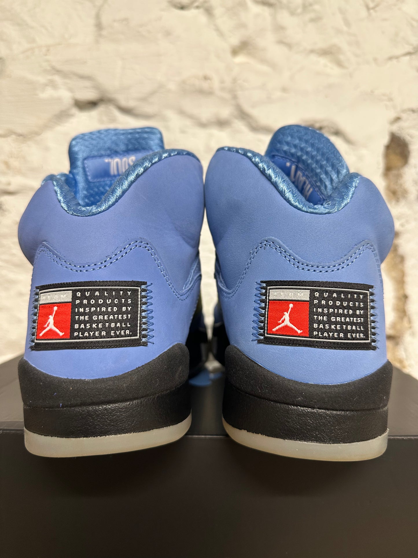 Air Jordan 5 UNC University Blue Sz 9.5