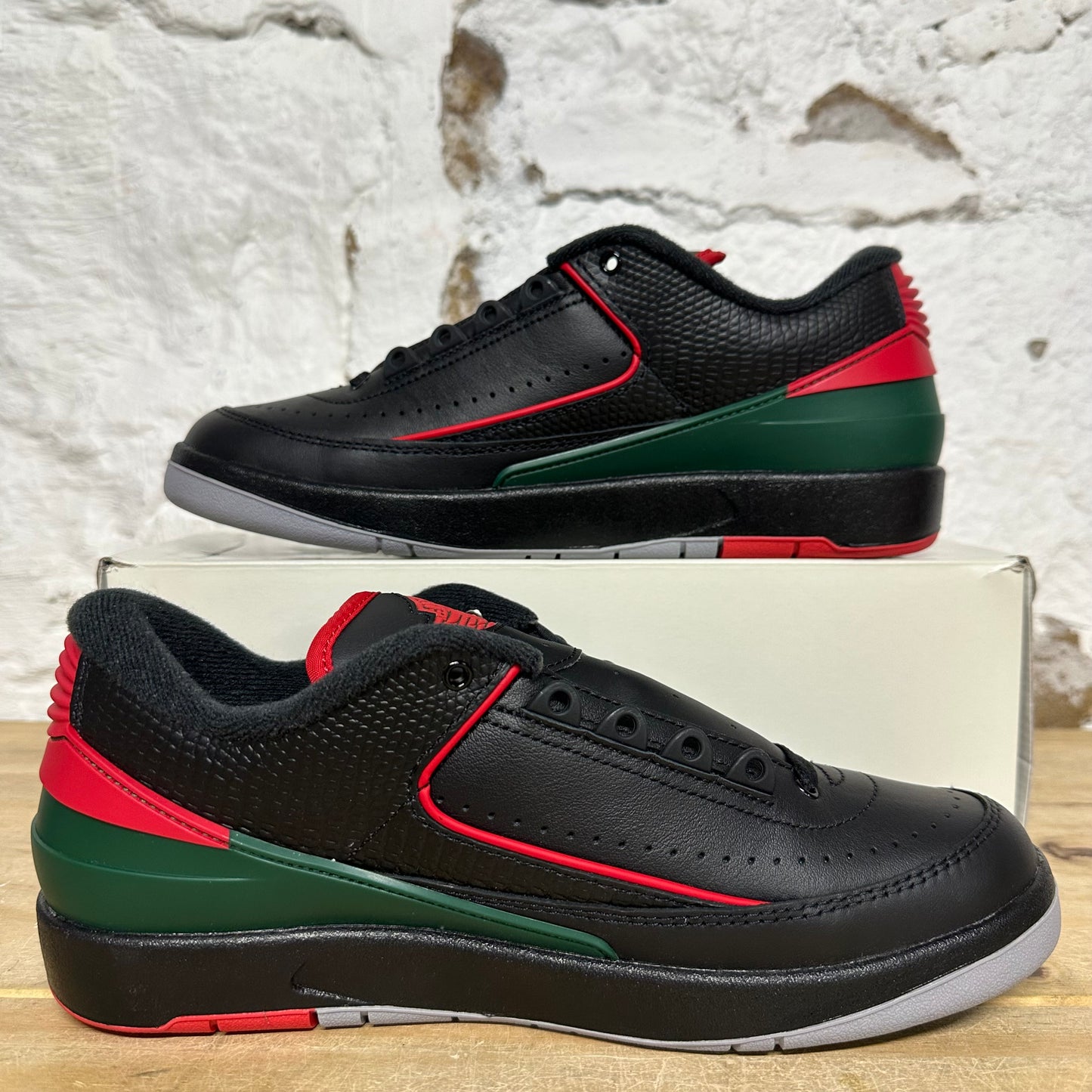 Air Jordan 2 Low Christmas Sz 8 DS