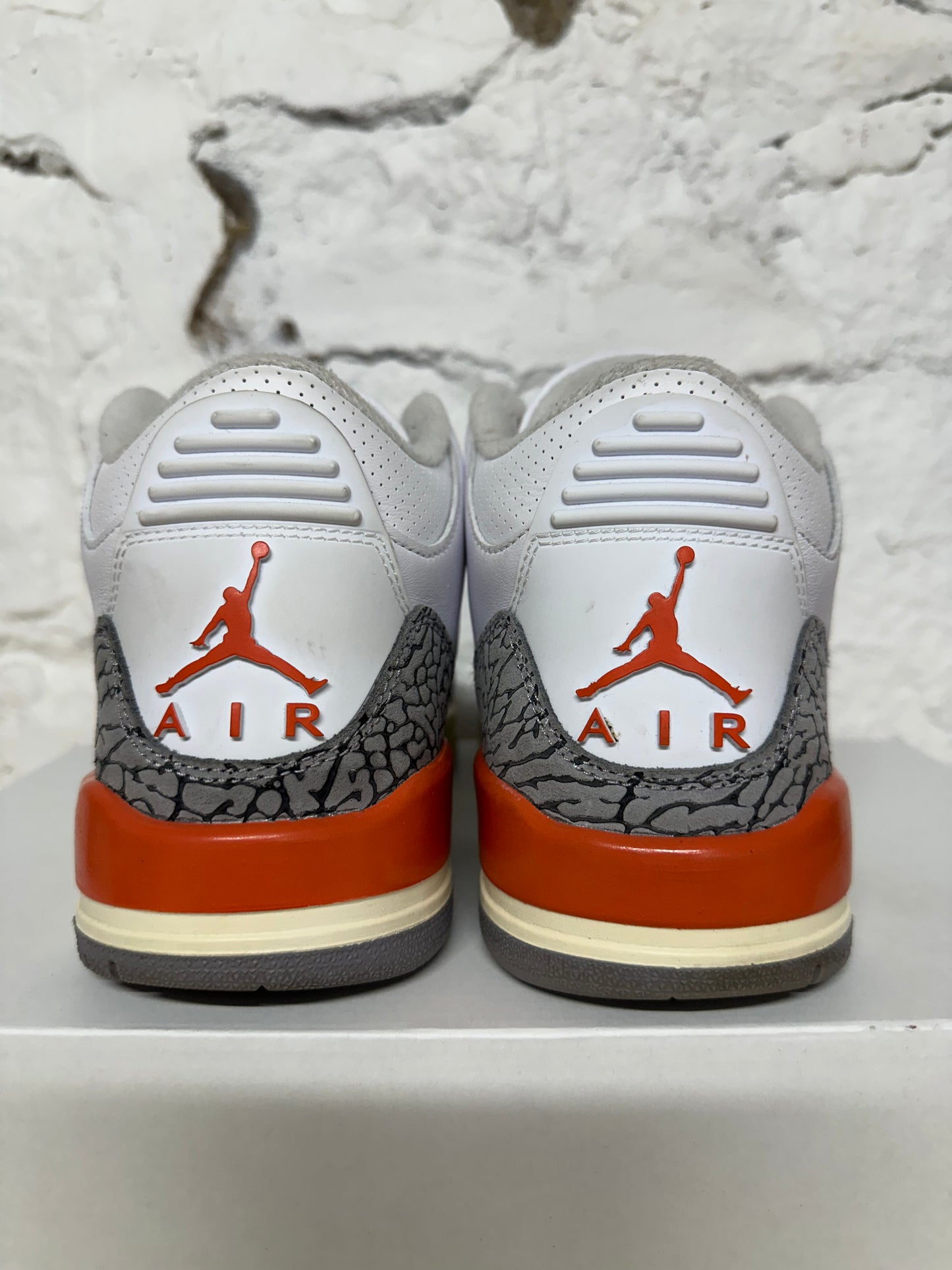 Air Jordan 3 Georgia Peach Sz 8 (9.5W)