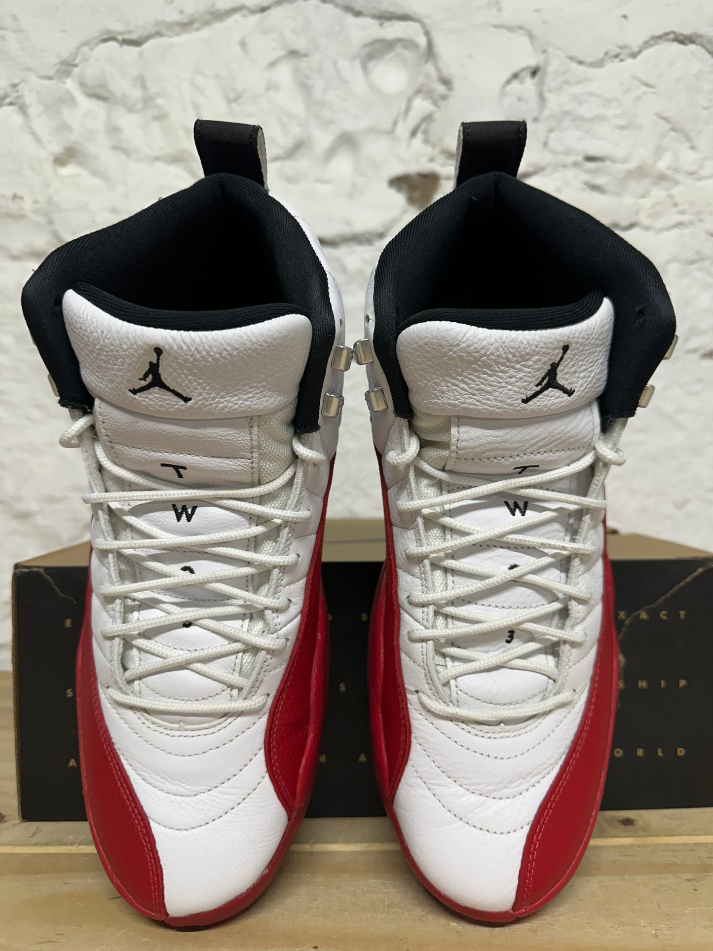 Air Jordan 12 Cherry Sz 11