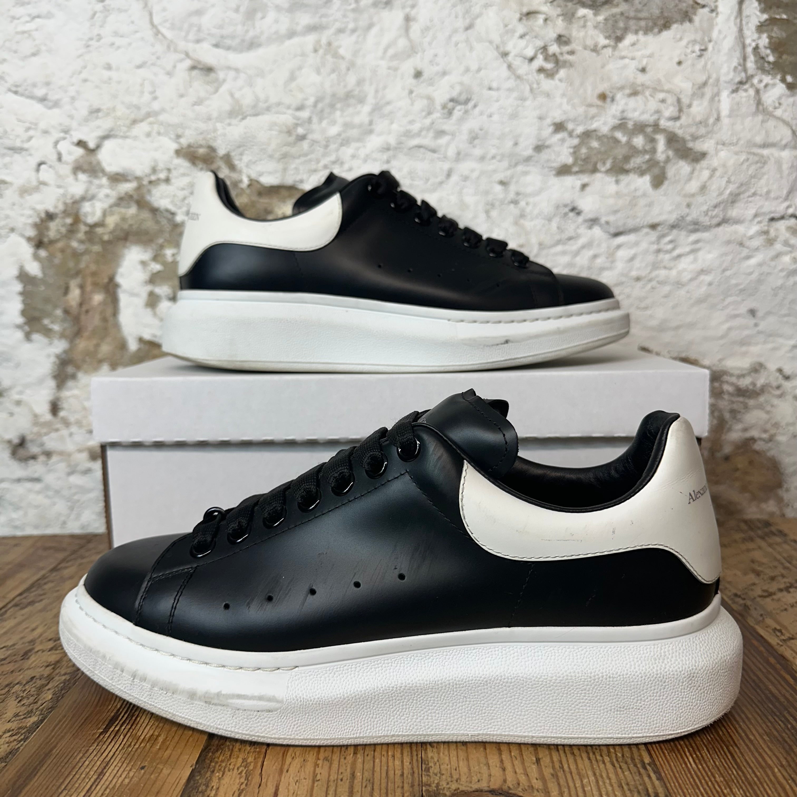 Alexander Mcqueen White Tab Black White Sneaker Sz 8 (41)